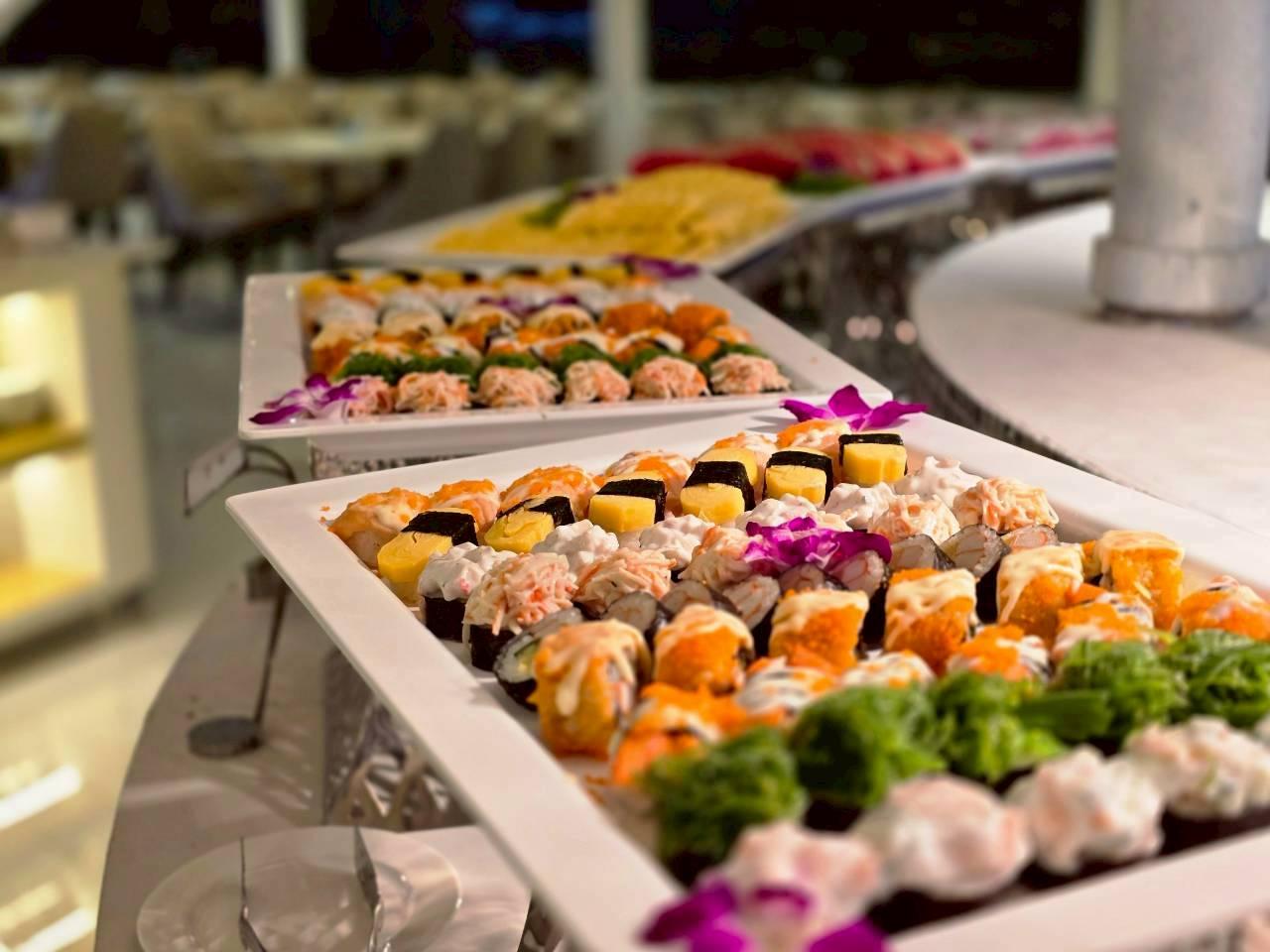 Noah 6-Star Luxury Chao Phraya Dinner Cruise