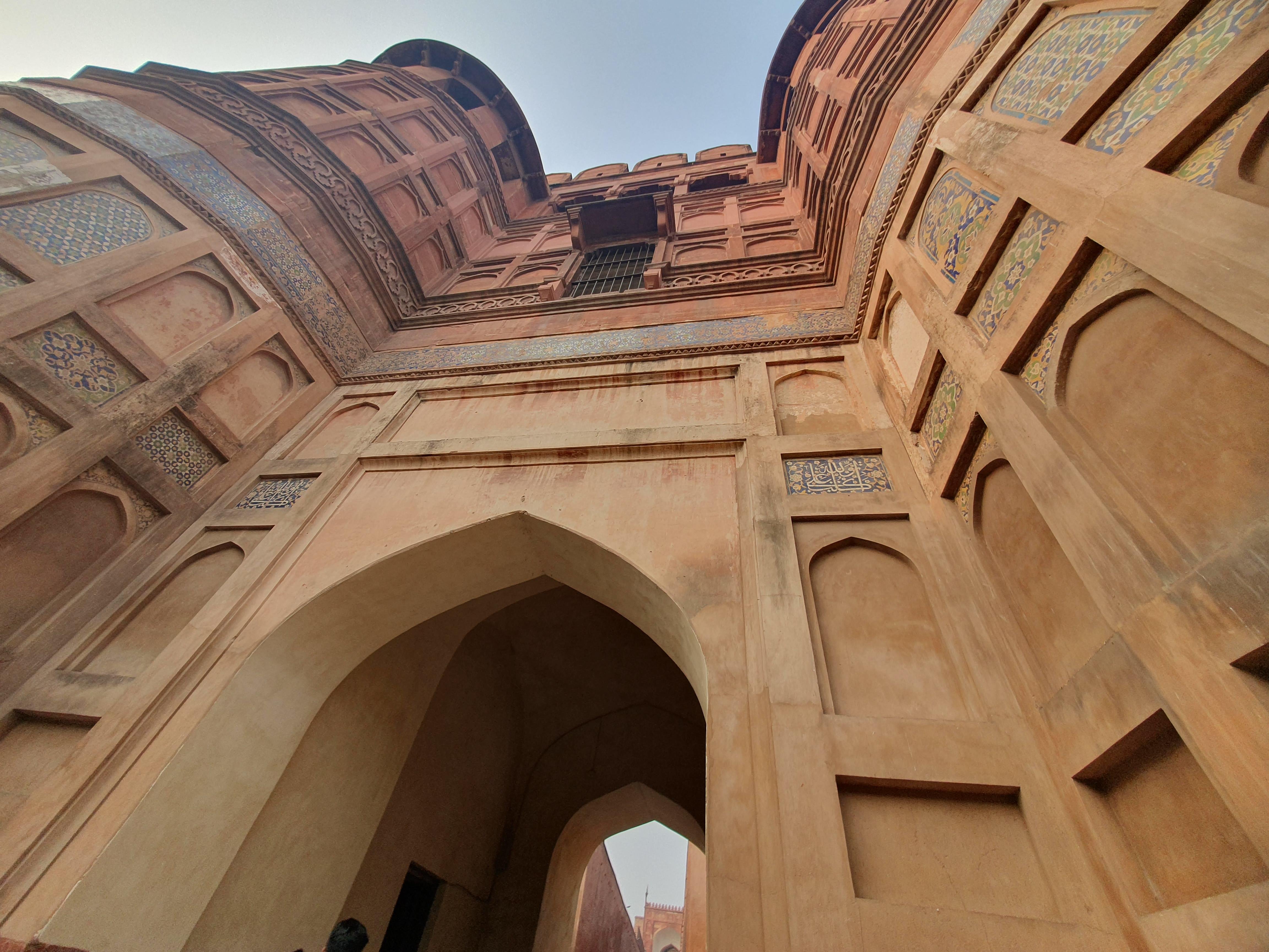 Delhi to Taj Mahal & Agra Fort Day Trip by Express Train with Photographer