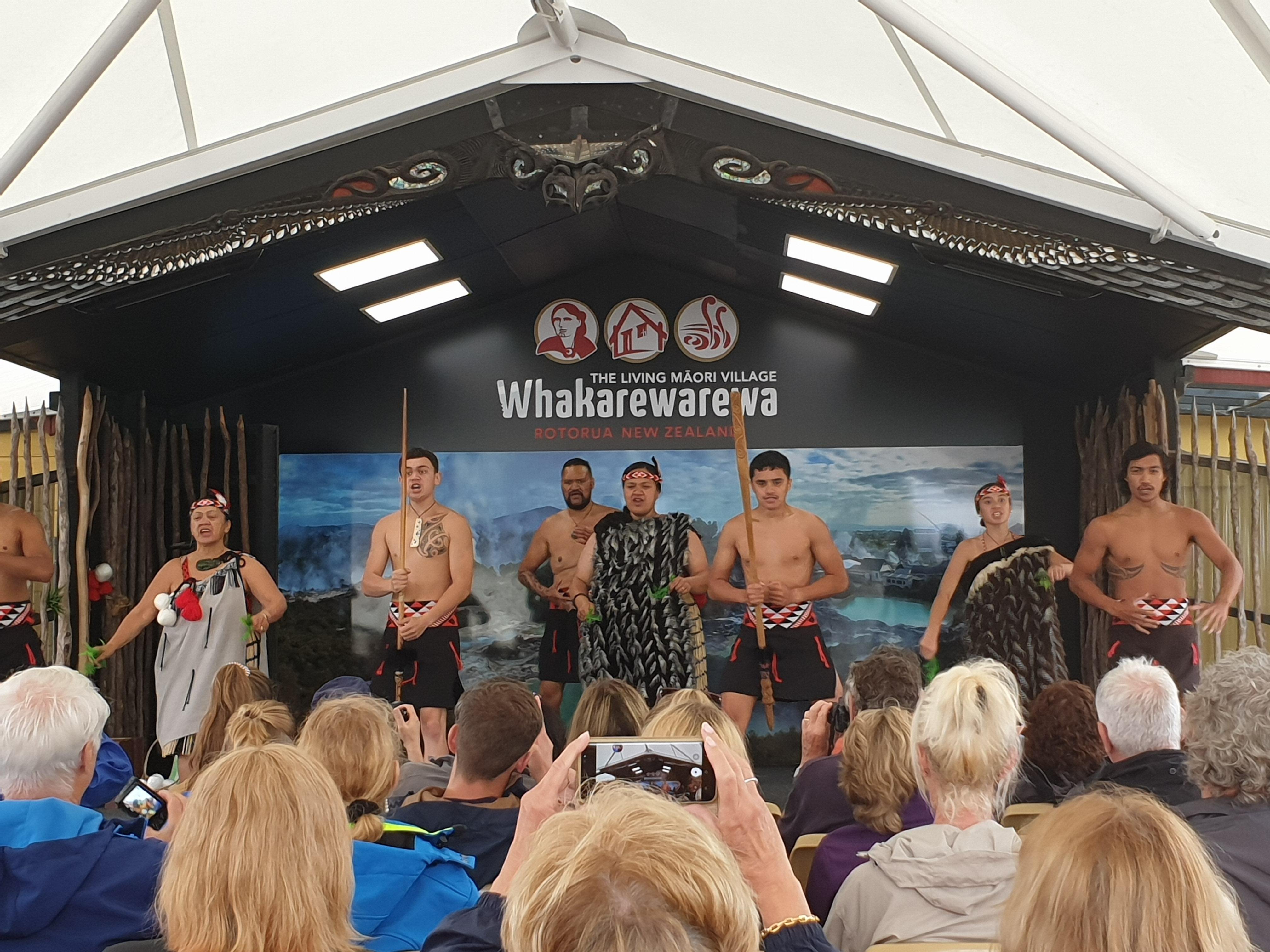 Tauranga: Rotorua Redwoods Tour & Maori Village Experience