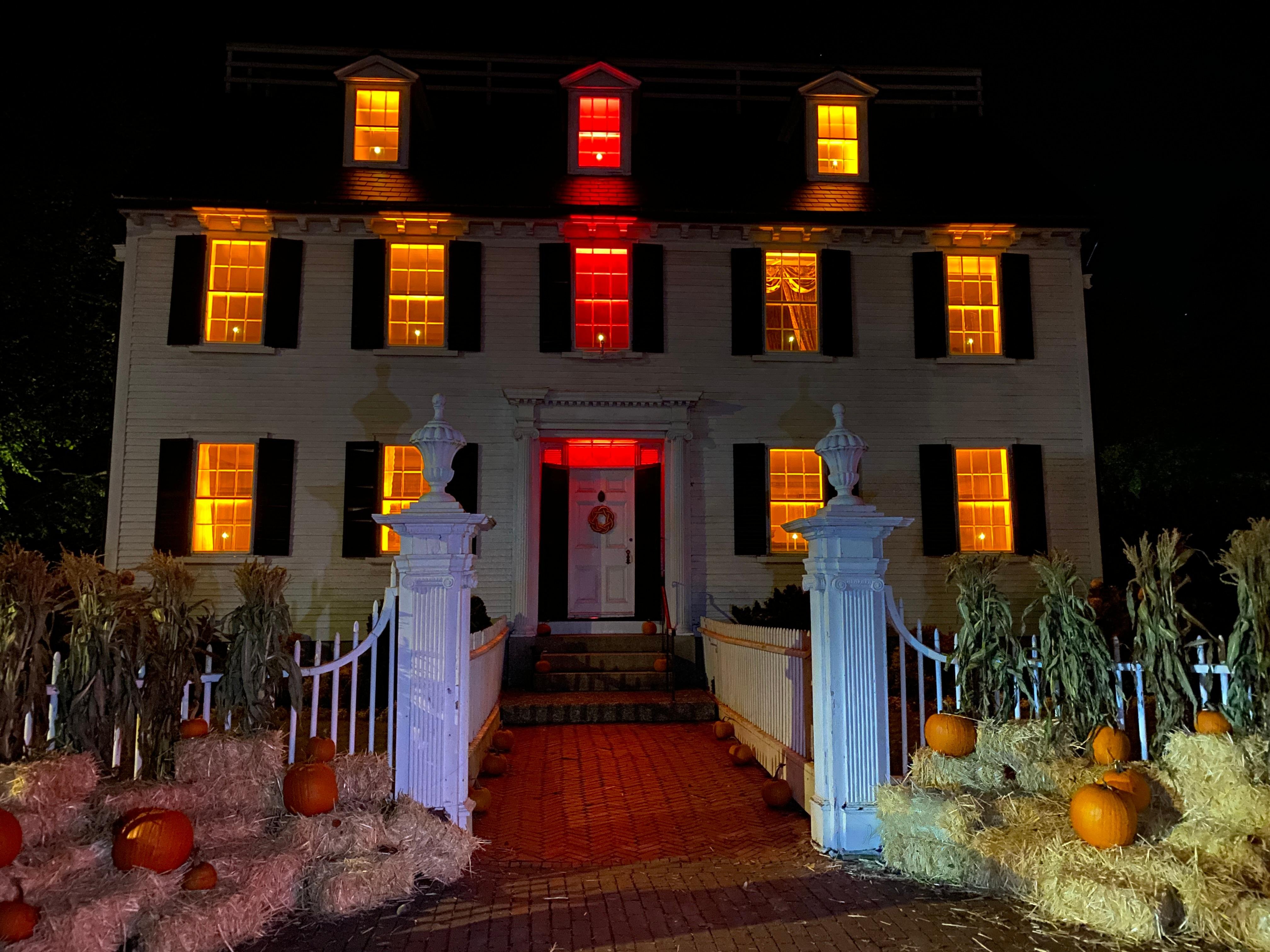 Salem ghost tour walking through the McIntire Historic District's centuries-old architecture