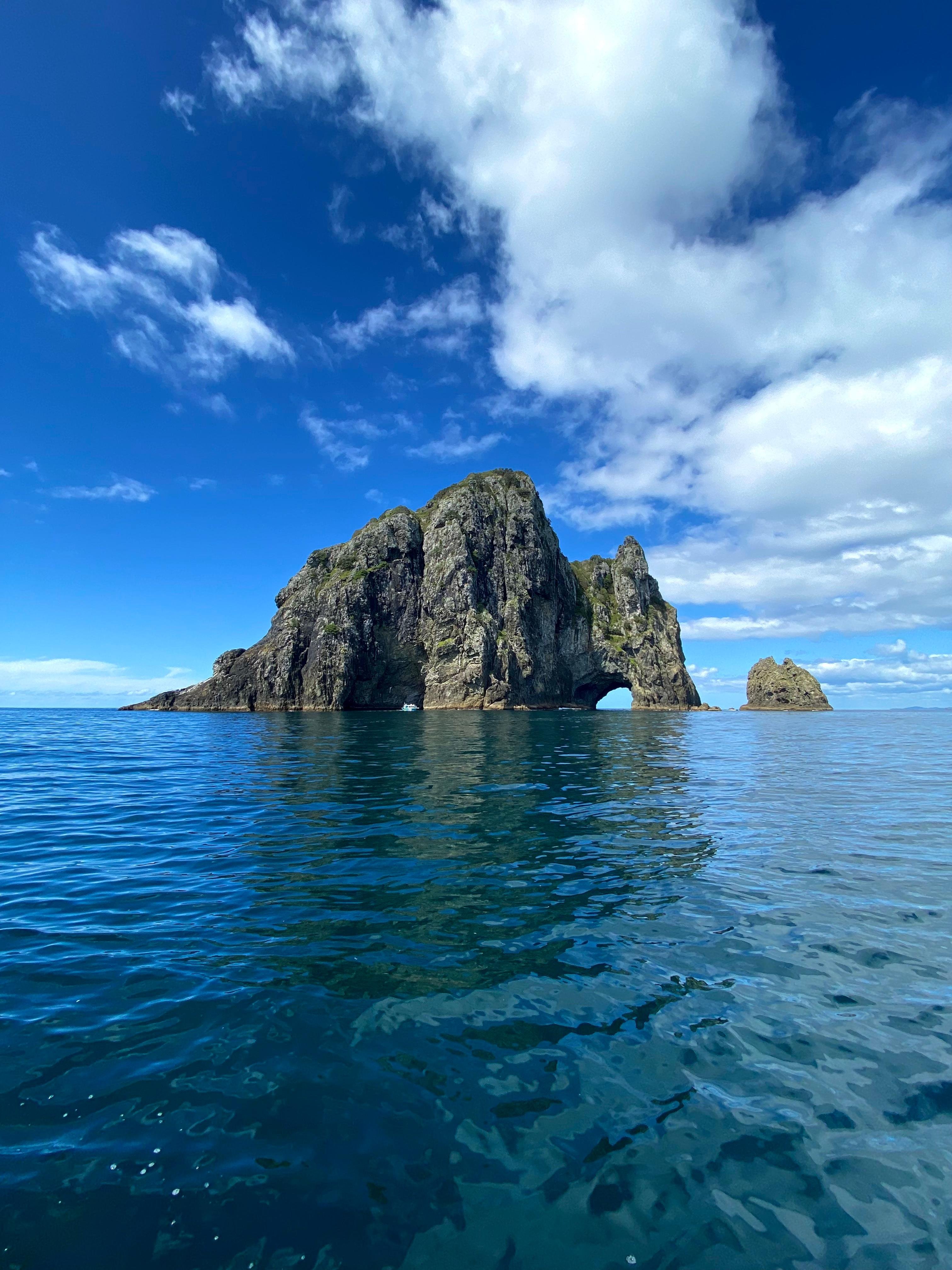 Hole in the Rock Cruise & Bay of Islands Tour