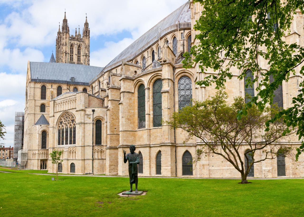 Canterbury, Dover Castle & White Cliffs Small Group Tour