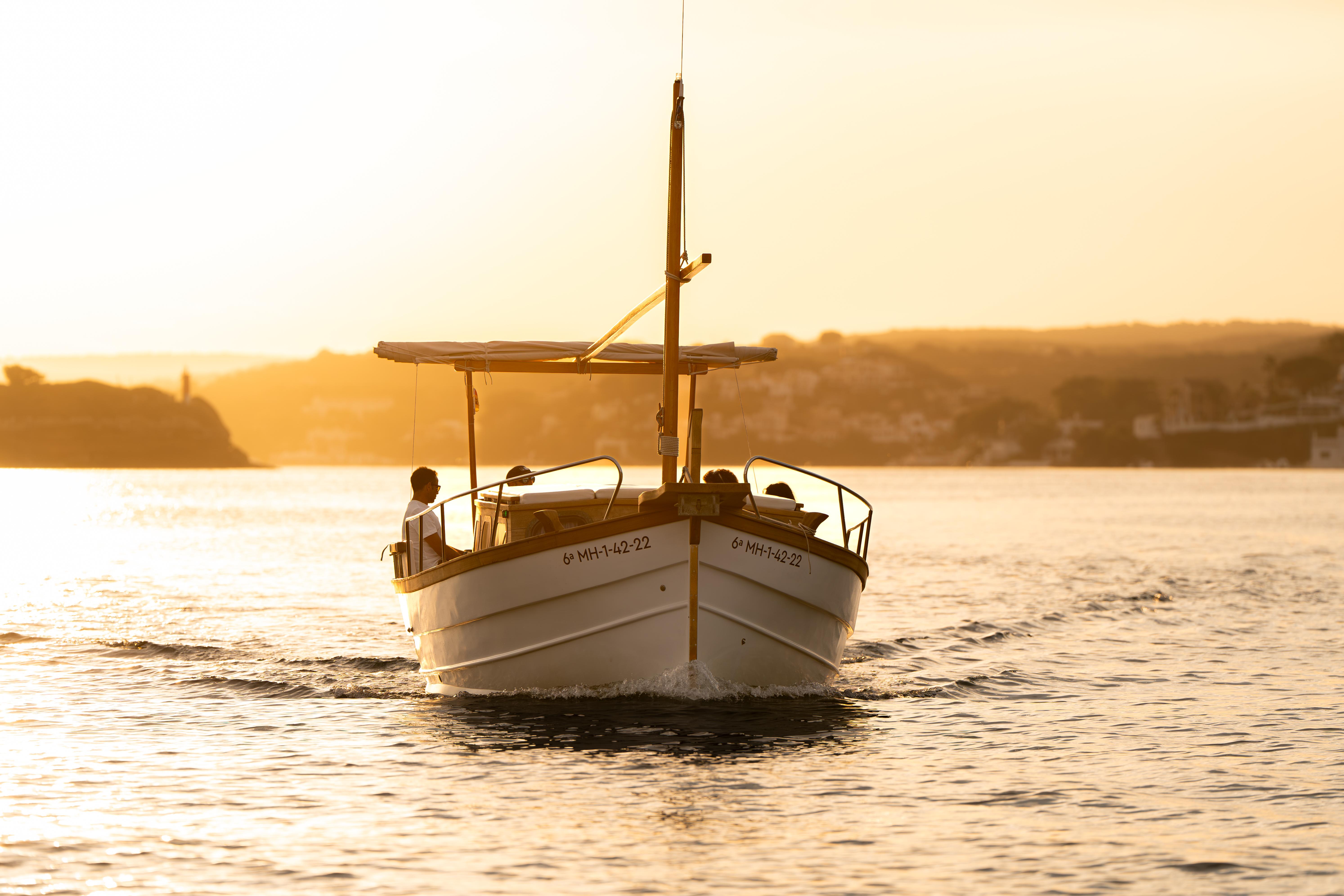 Romantic Sunset Cruise on Port of Mahón