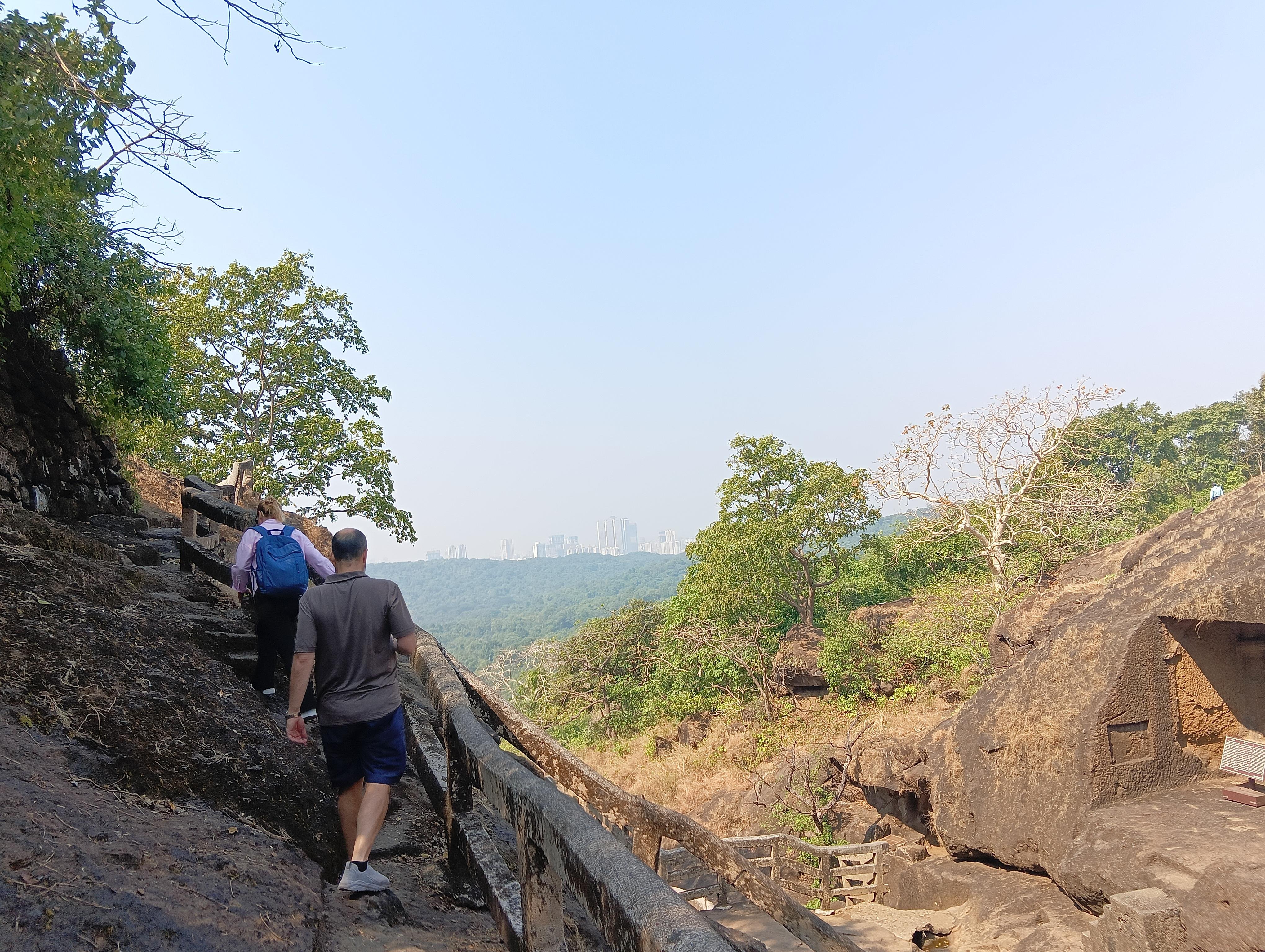 Mumbai: Kanheri Caves & Global Vipassana Pagoda Tour