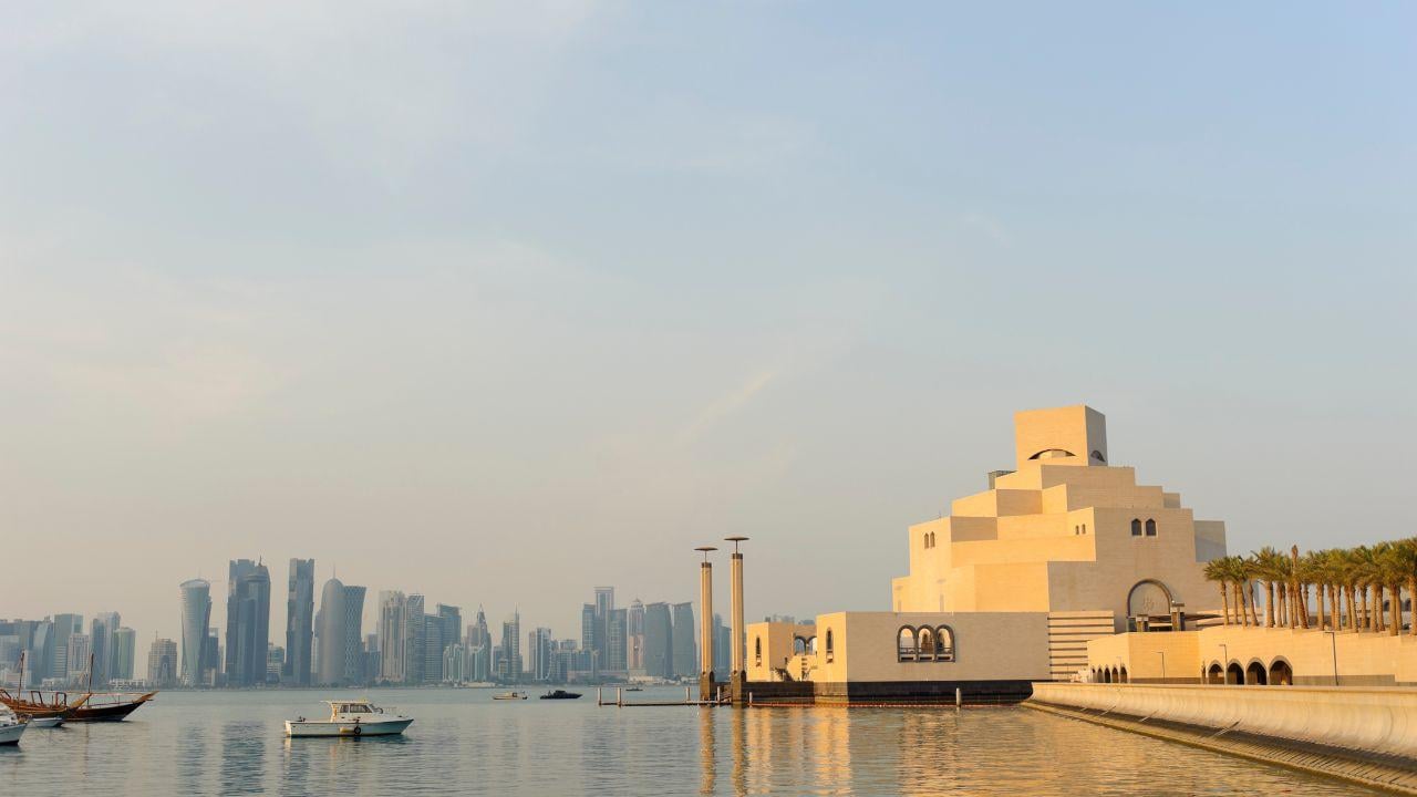 Doha Private Luxury SUV Heritage & Skyline Tour