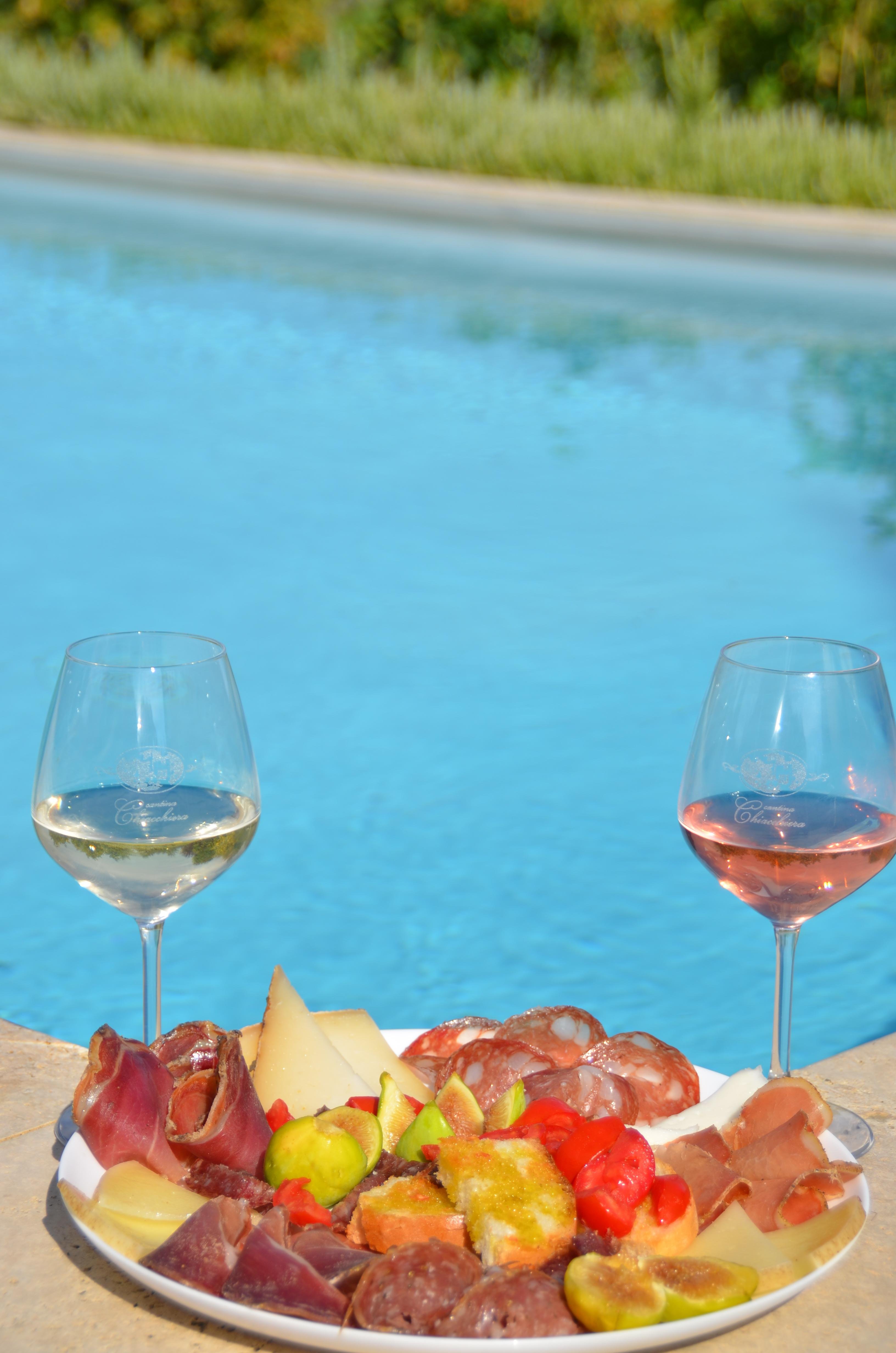Montepulciano Vineyard Walk, Wine Tasting & Tuscan Lunch