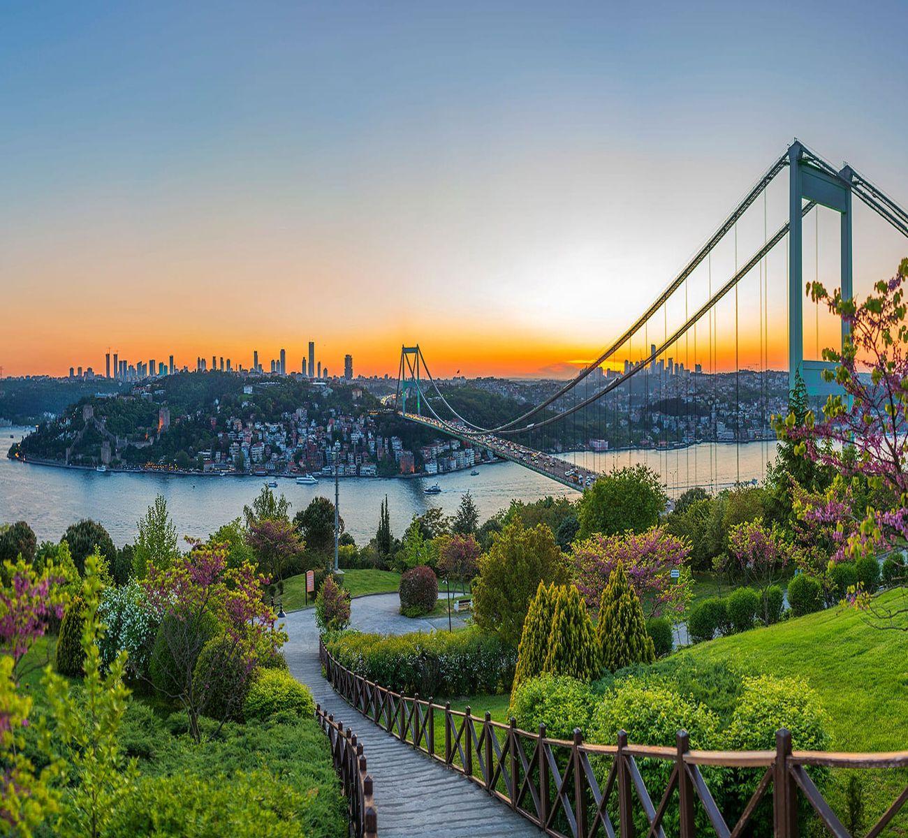 Istanbul Two Continents Tour with Bosphorus Cruise