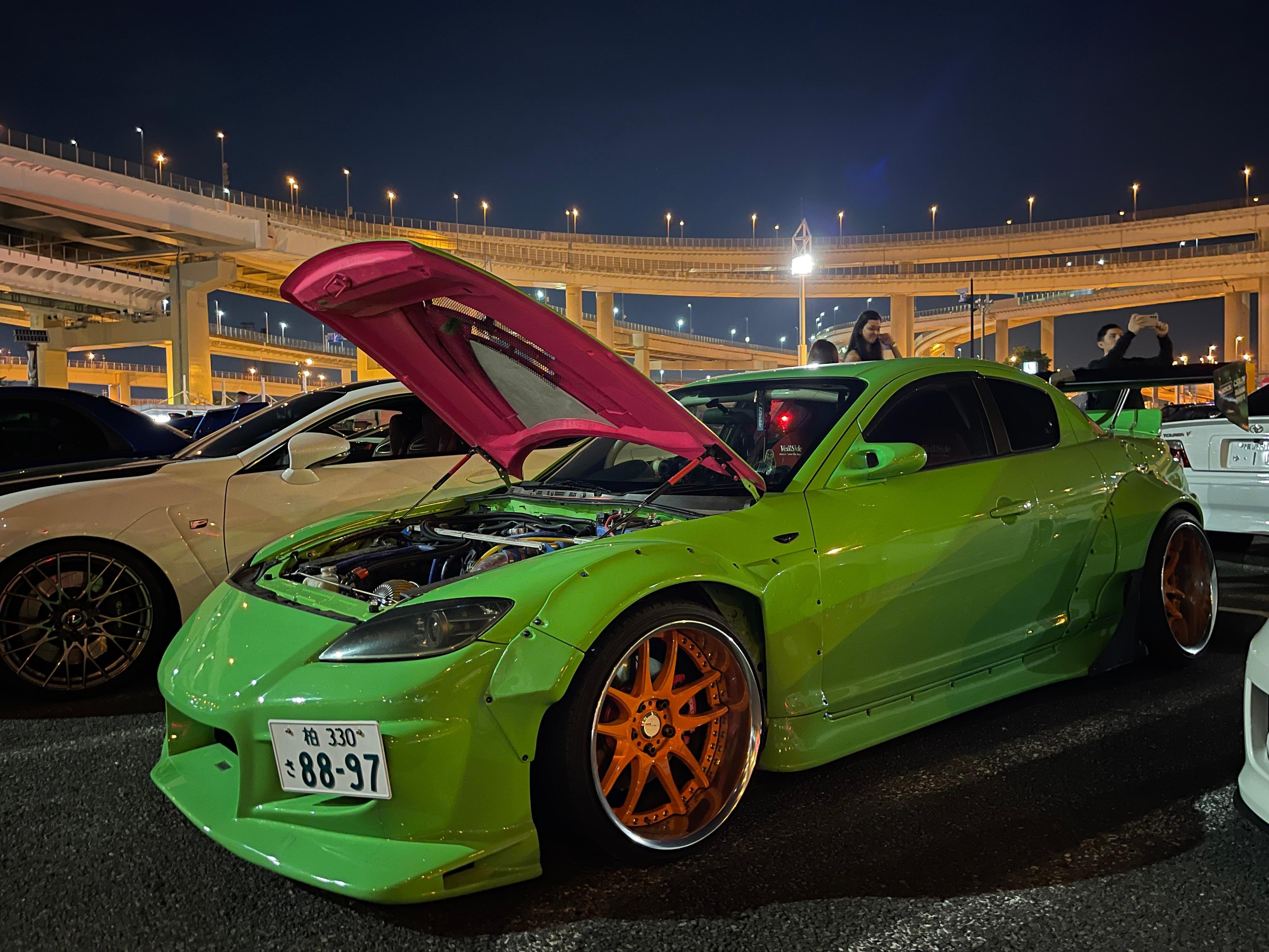 Daikoku Parking : going by this mini JDM - one customer only