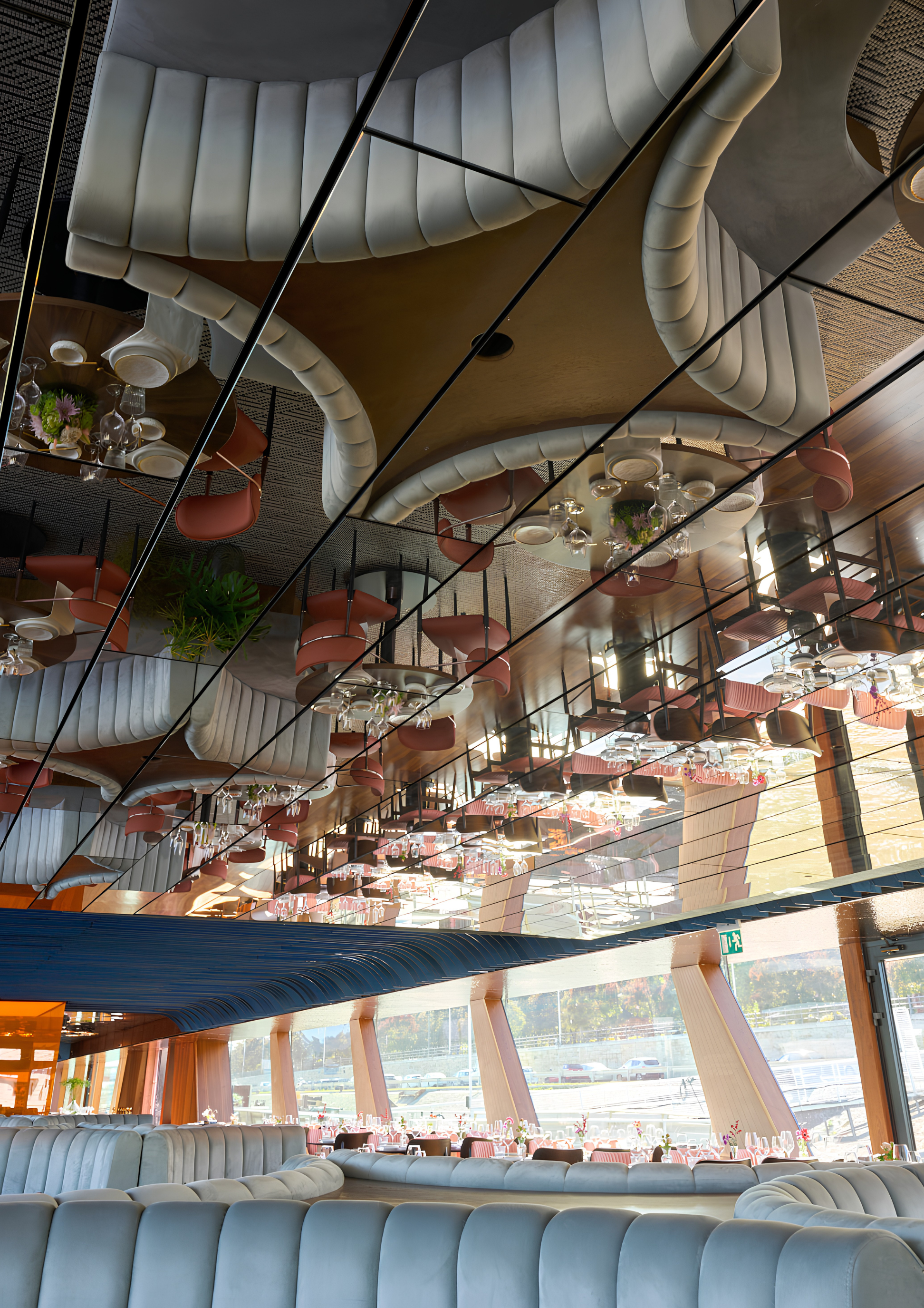 Budapest Dinner Cruise on the Danube — image 32