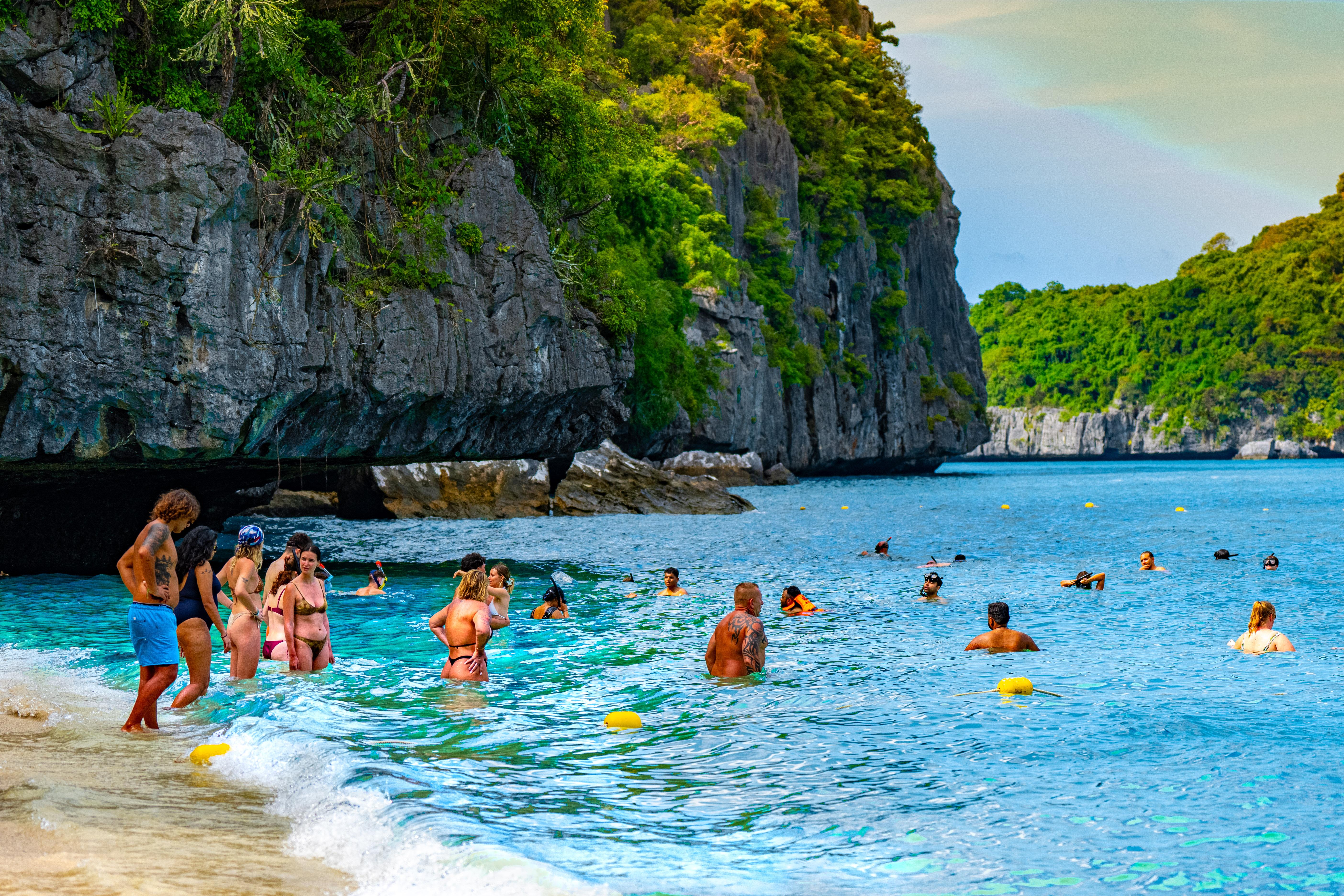 Mu Ko Ang Thong National Park Cruise & Optional Kayaking