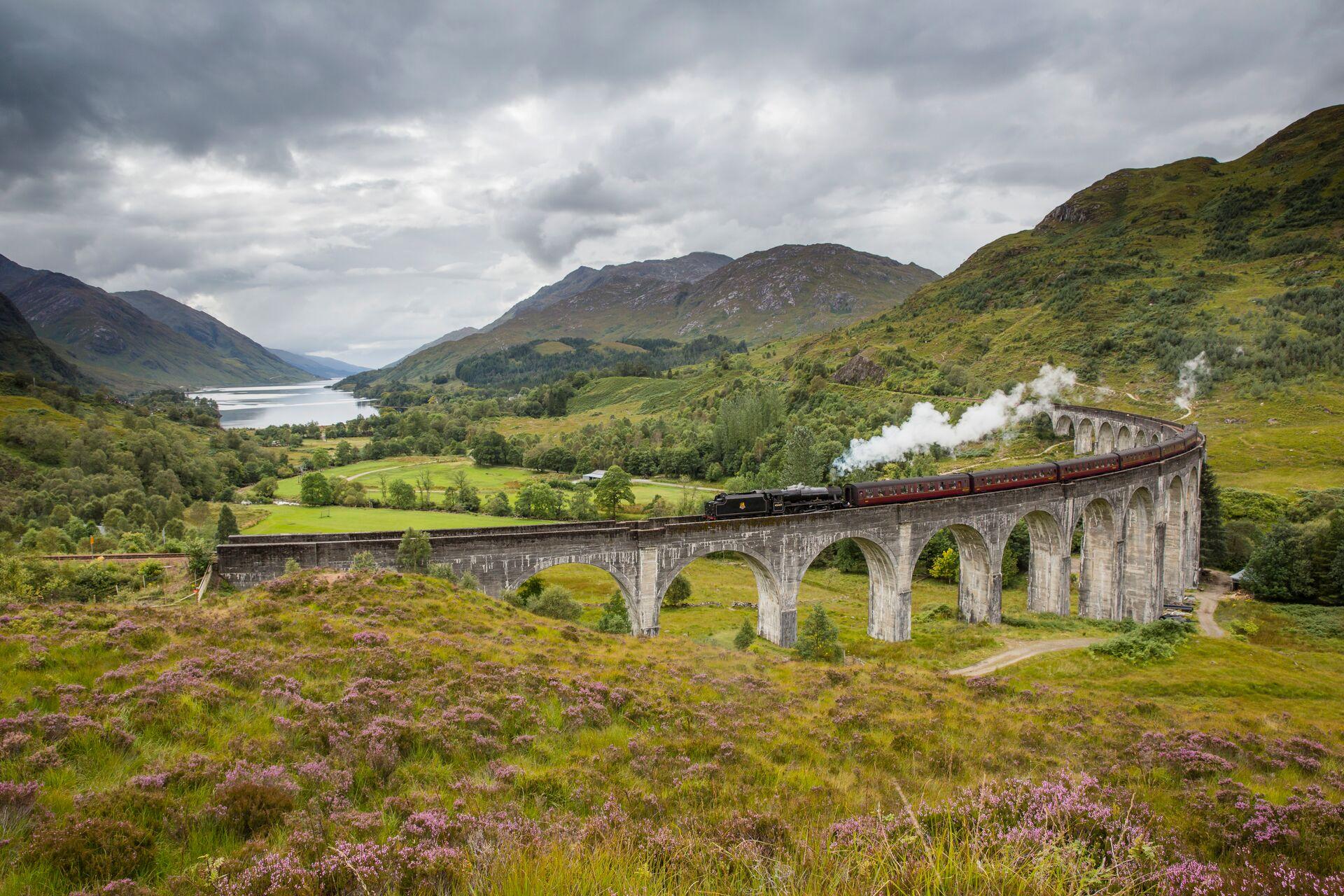 Glasgow: Scottish Highlands & The Hogwarts Express Day Tour