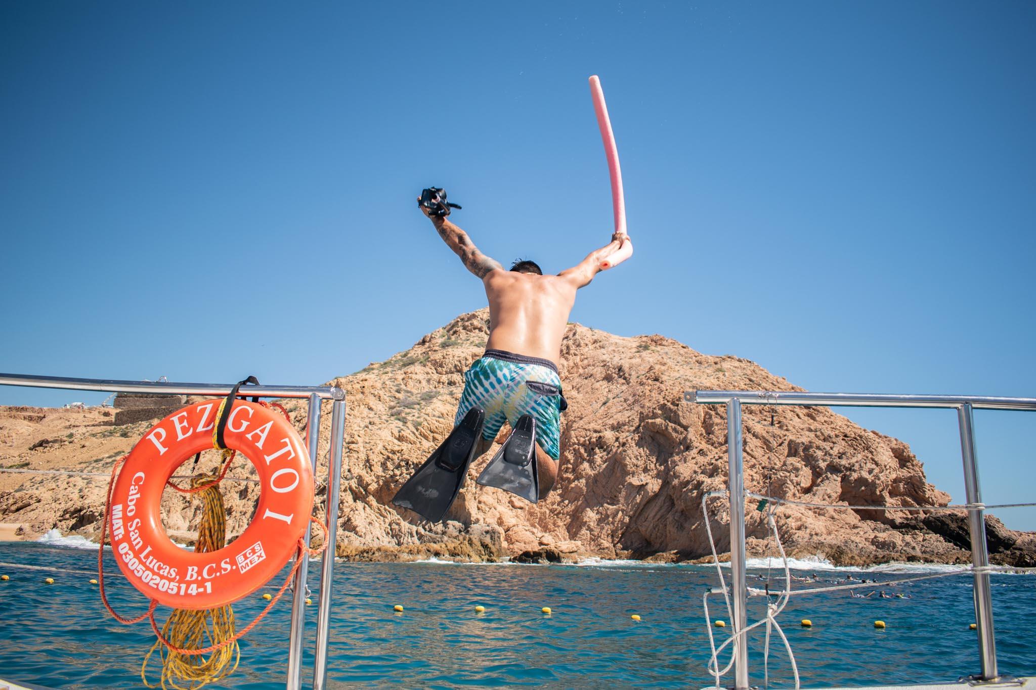 Cabo San Lucas 4-Hour Snorkeling Cruise with Open Bar