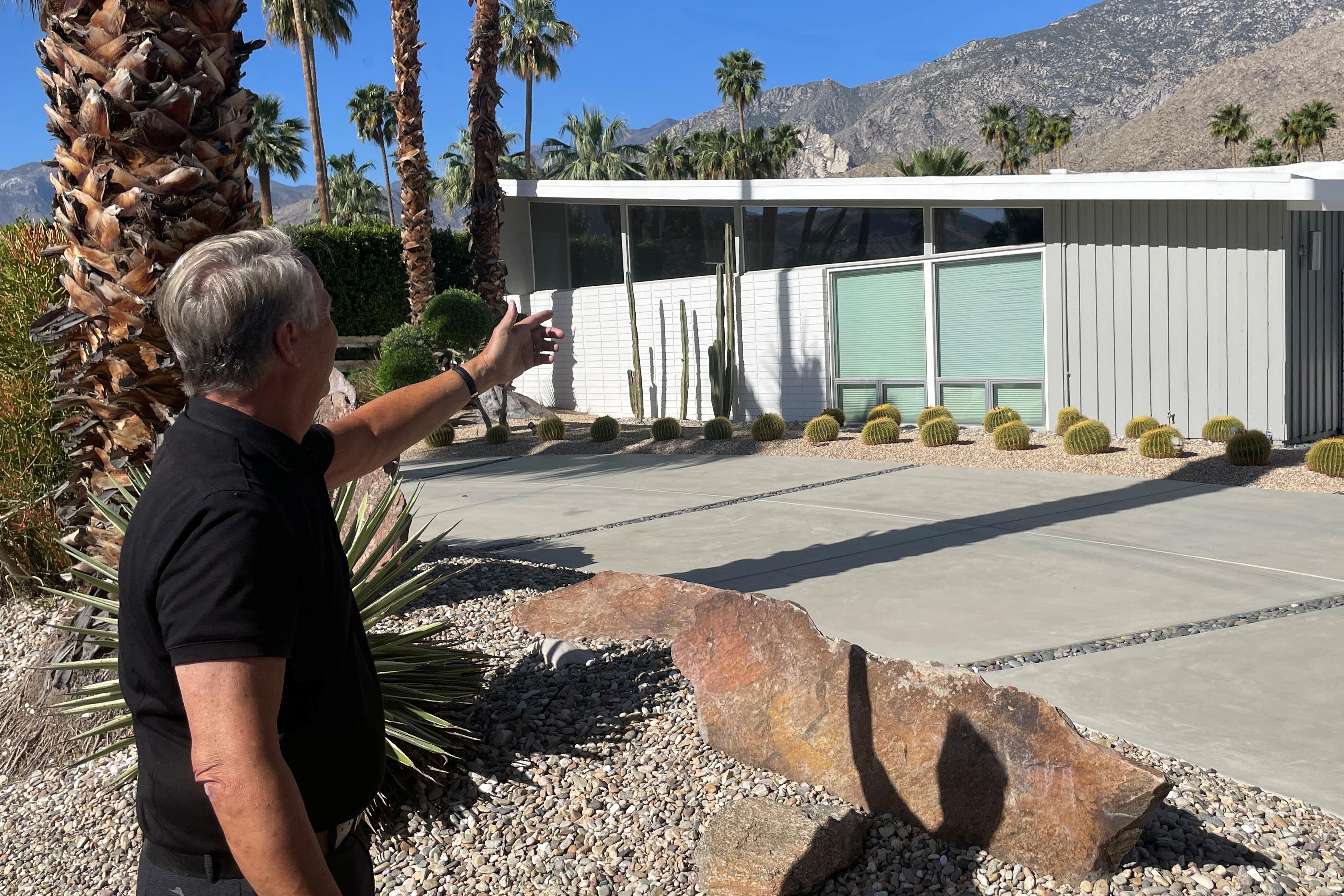 Palm Springs architecture tour - mid-century modern houses and landmarks — image 3