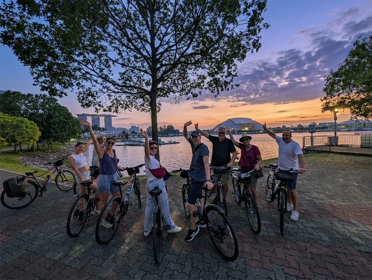 Sunset Bike Tour with Hawker Dinner
