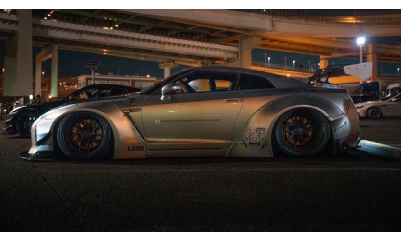 Tokyo: Modified GTR35widebody DaikokuPrivateTour fit3person
