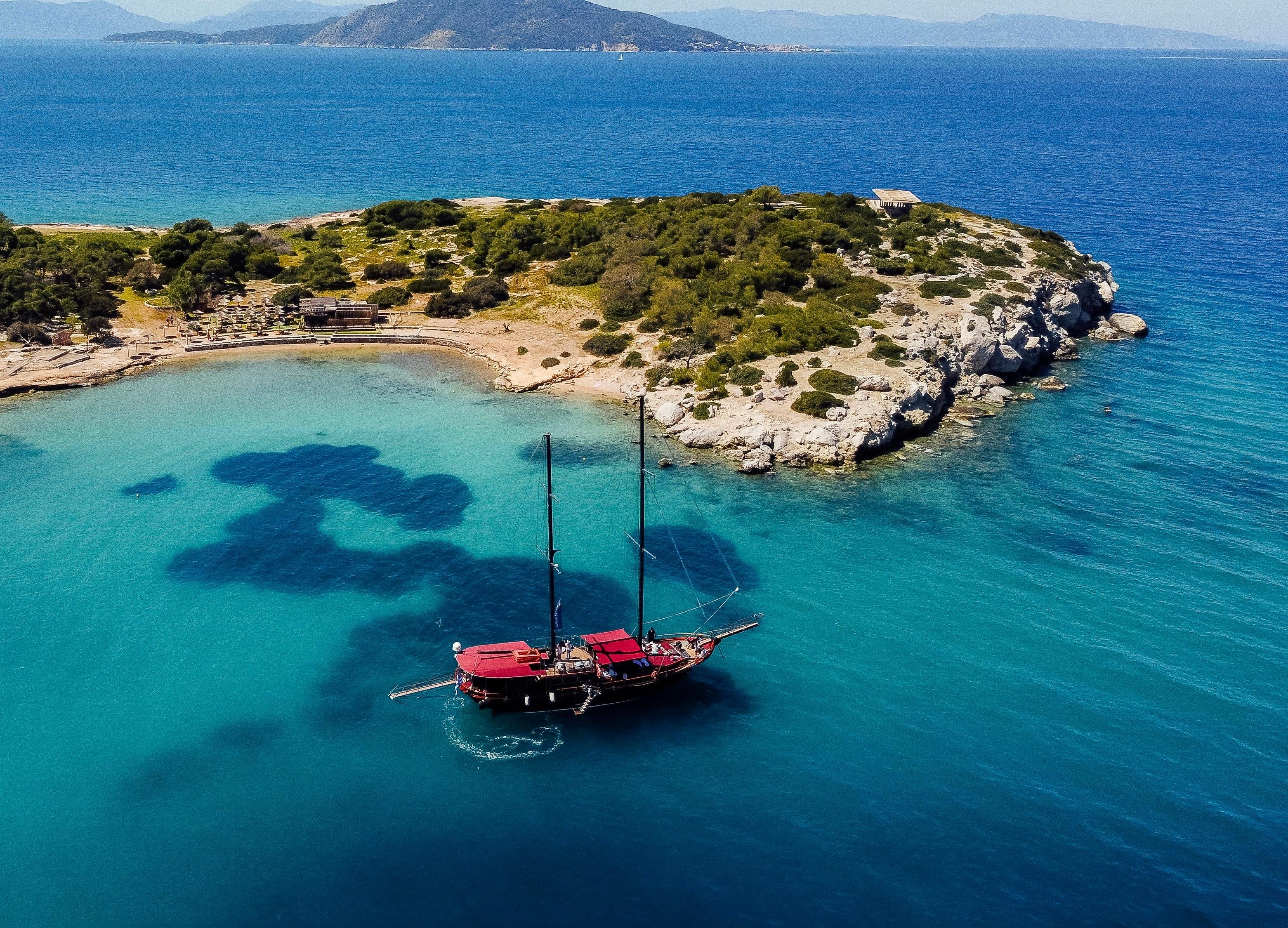 Athens Island-Hopping Cruise: Agistri, Metopi & Aegina with Lunch & Drinks