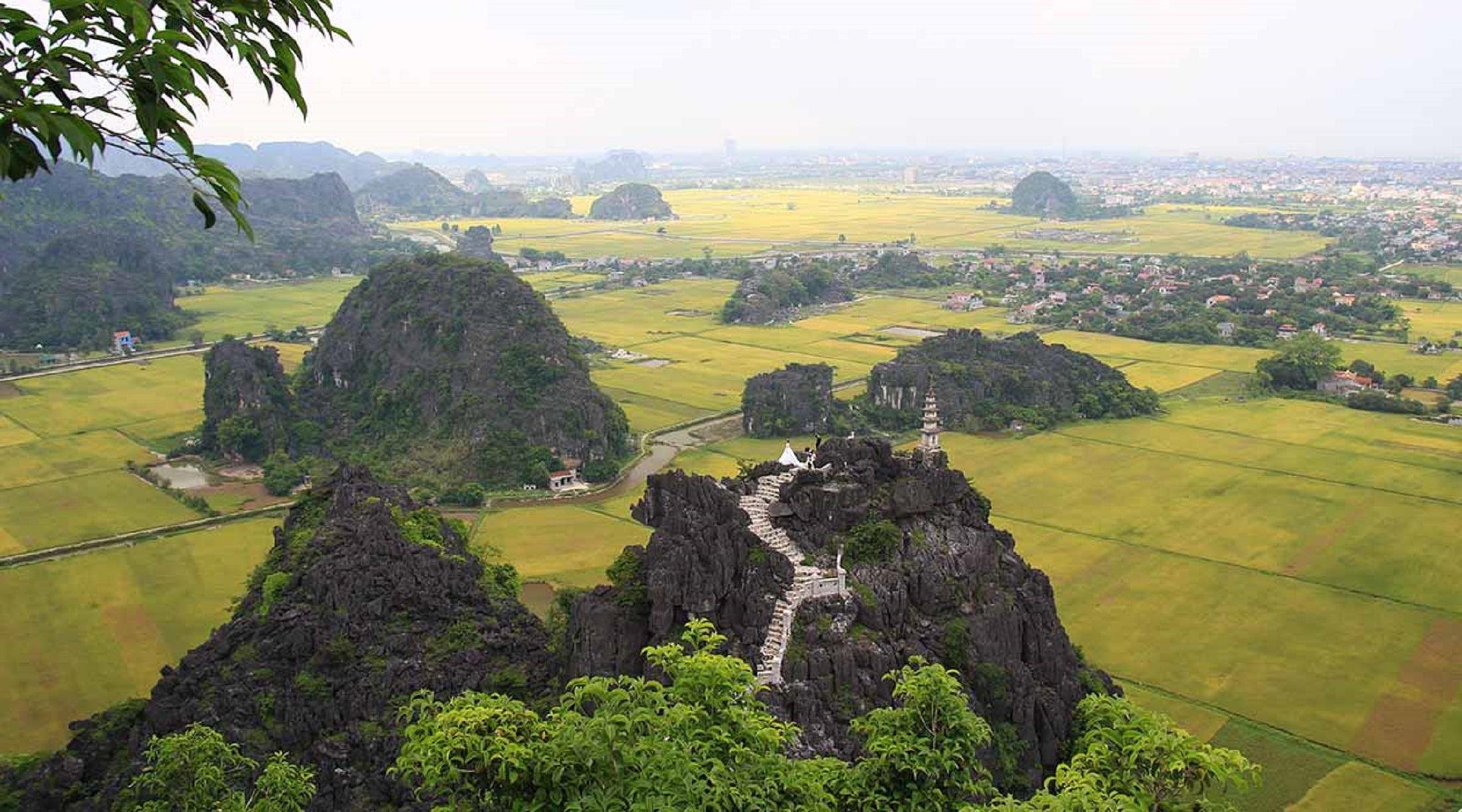 Ninh Binh Full-Day Small Group: Hoa Lu, Bich Dong, Trang An & Mua Cave