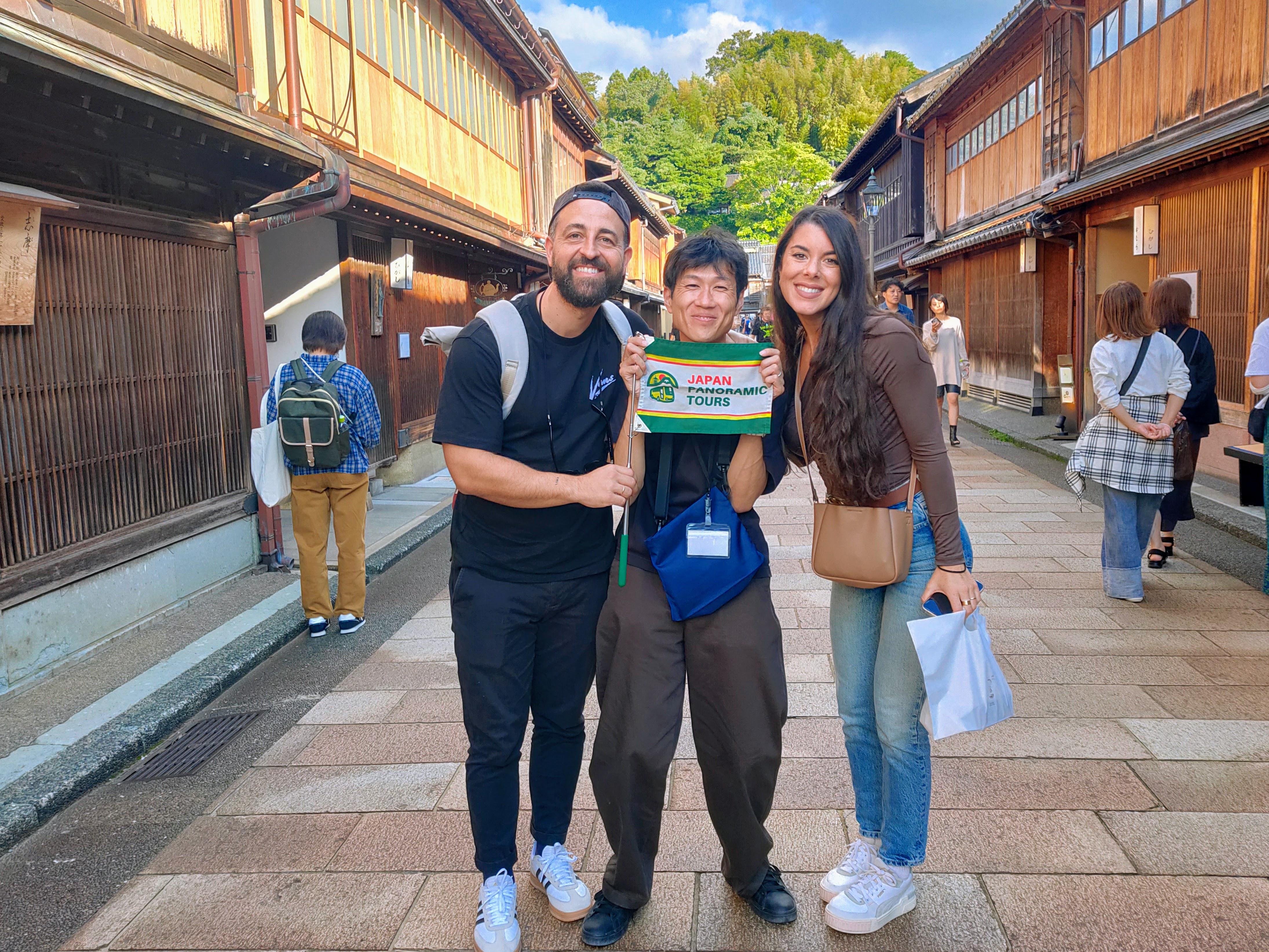 Kanazawa Highlights: Garden, Castle, Samurai & Geisha+Taxi
