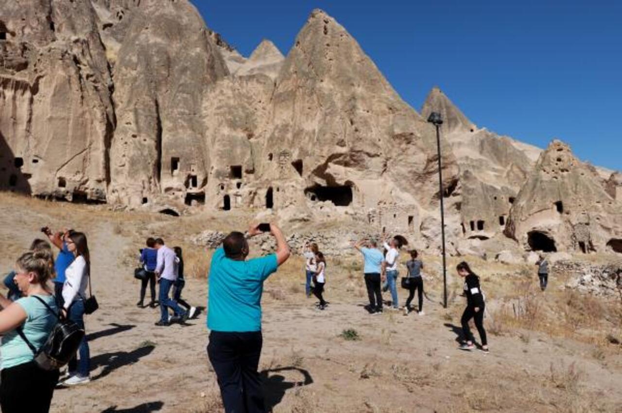 Cappadocia Green Tour: Derinkuyu Underground City, Ihlara Valley Hike & Lunch