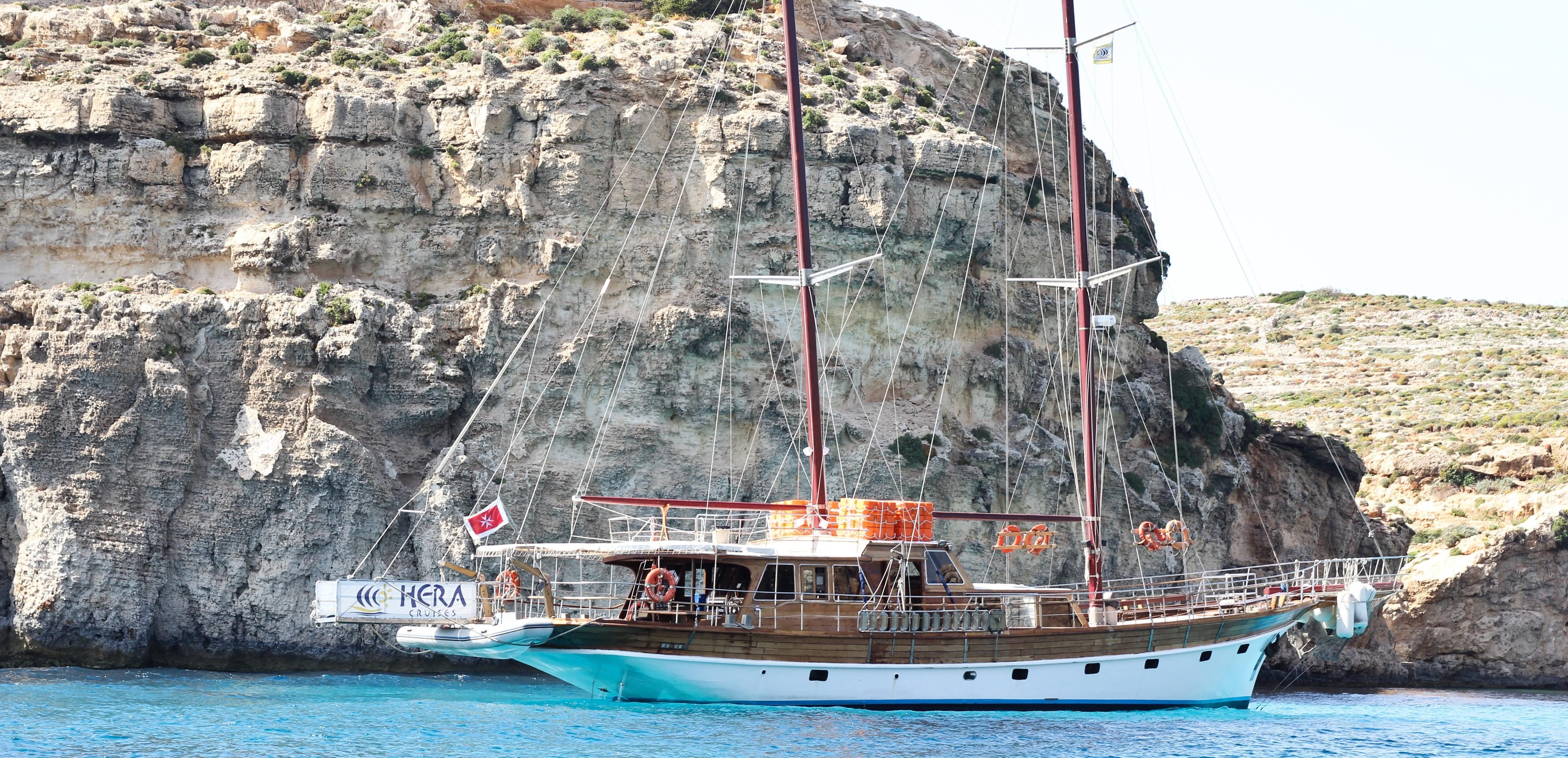 Sliema to Comino: Crystal and Blue Lagoon Cruise with Lunch
