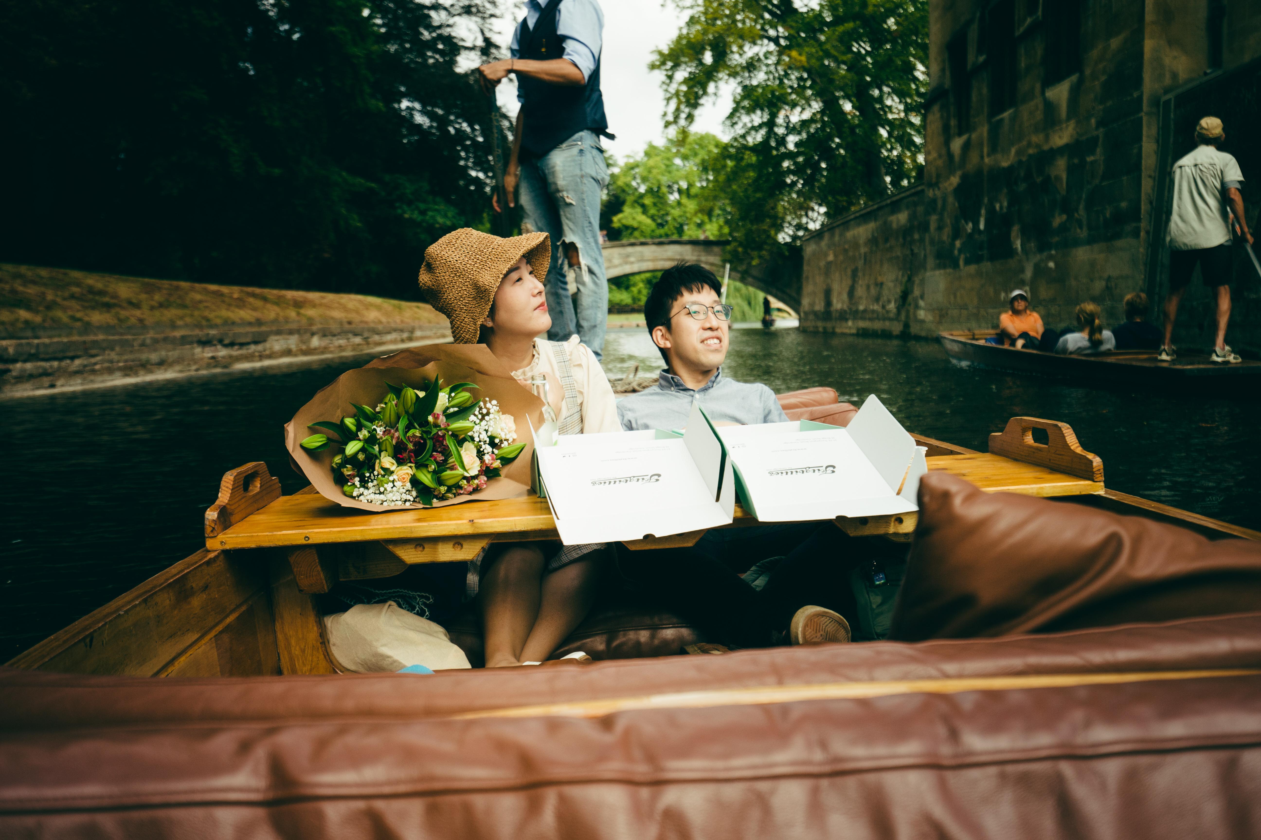 Cambridge: Shared Punting Tour with Guide