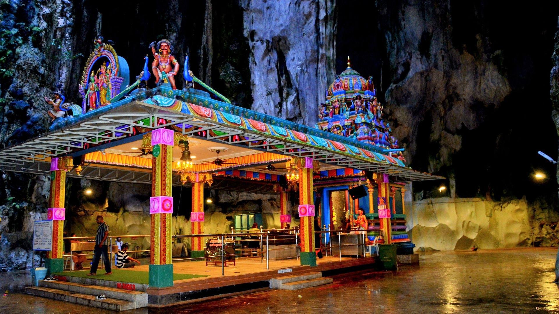 Kuala Lumpur Highlights & Batu Caves Expedition