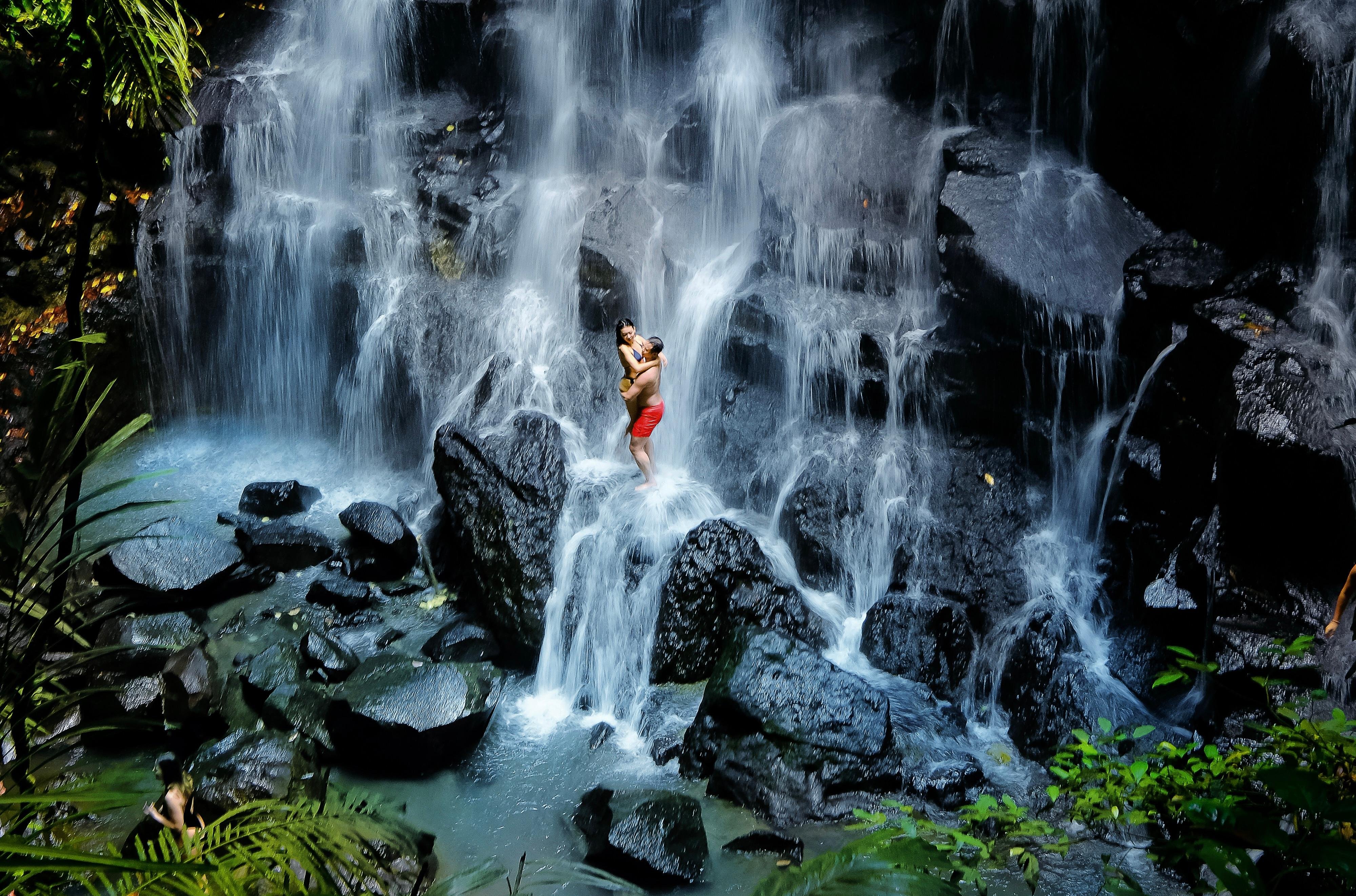 Ubud Day Trip: Waterfalls, Tirta Empul Temple & Rice Terrace