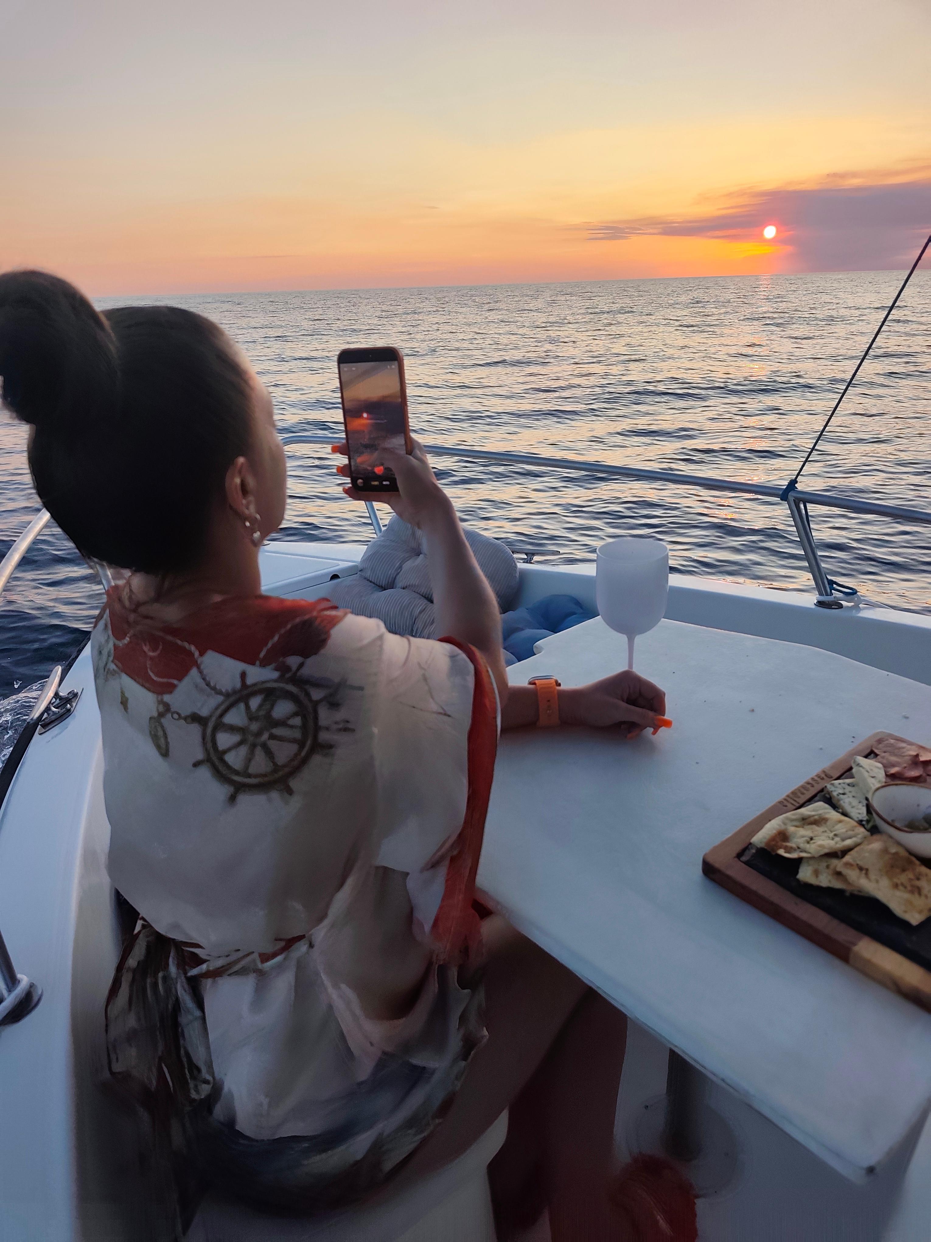 Private Speedboat Adventure with Wine & Coastal Fishing