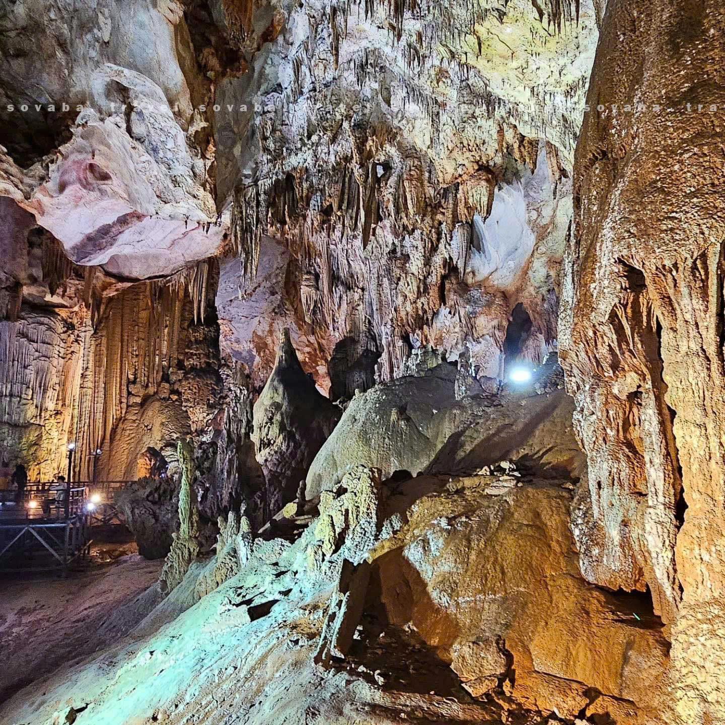 Phong Nha Cave boat tour Son River dragon boat and Paradise Cave karst — image 34