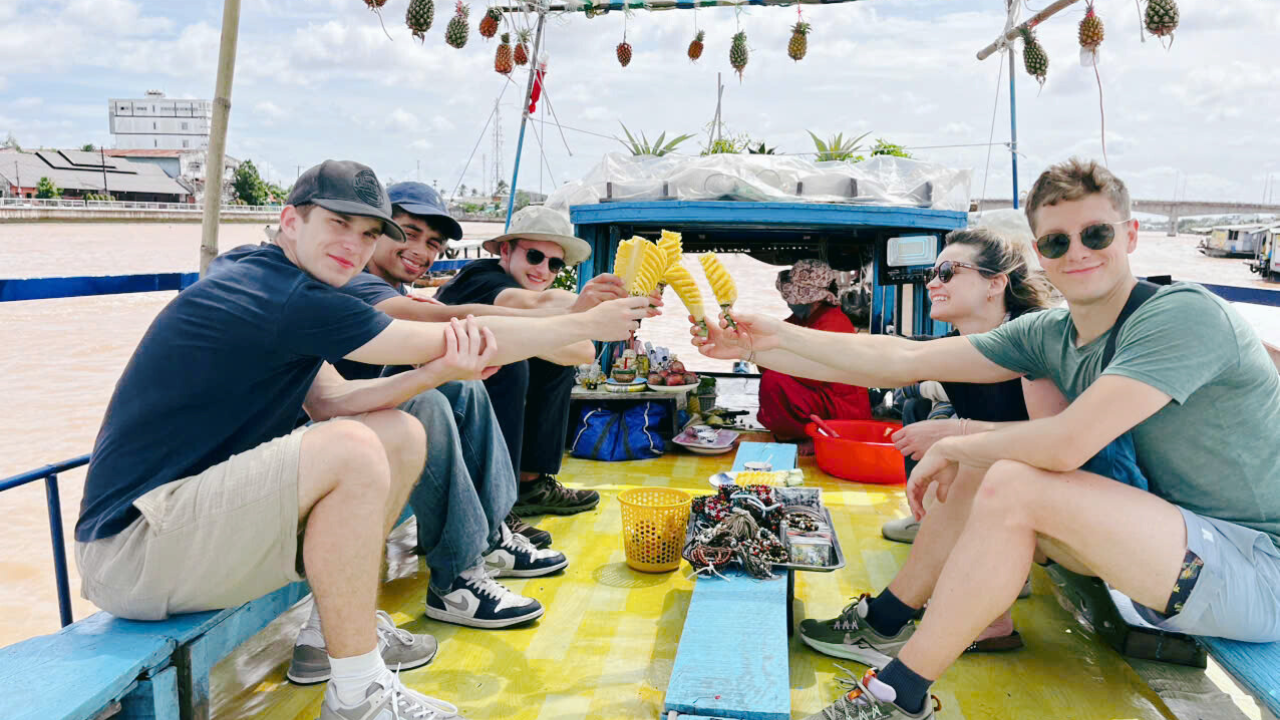 Mekong Delta Day Trip: Cai Rang Floating Market & Cồn Sơn Islet