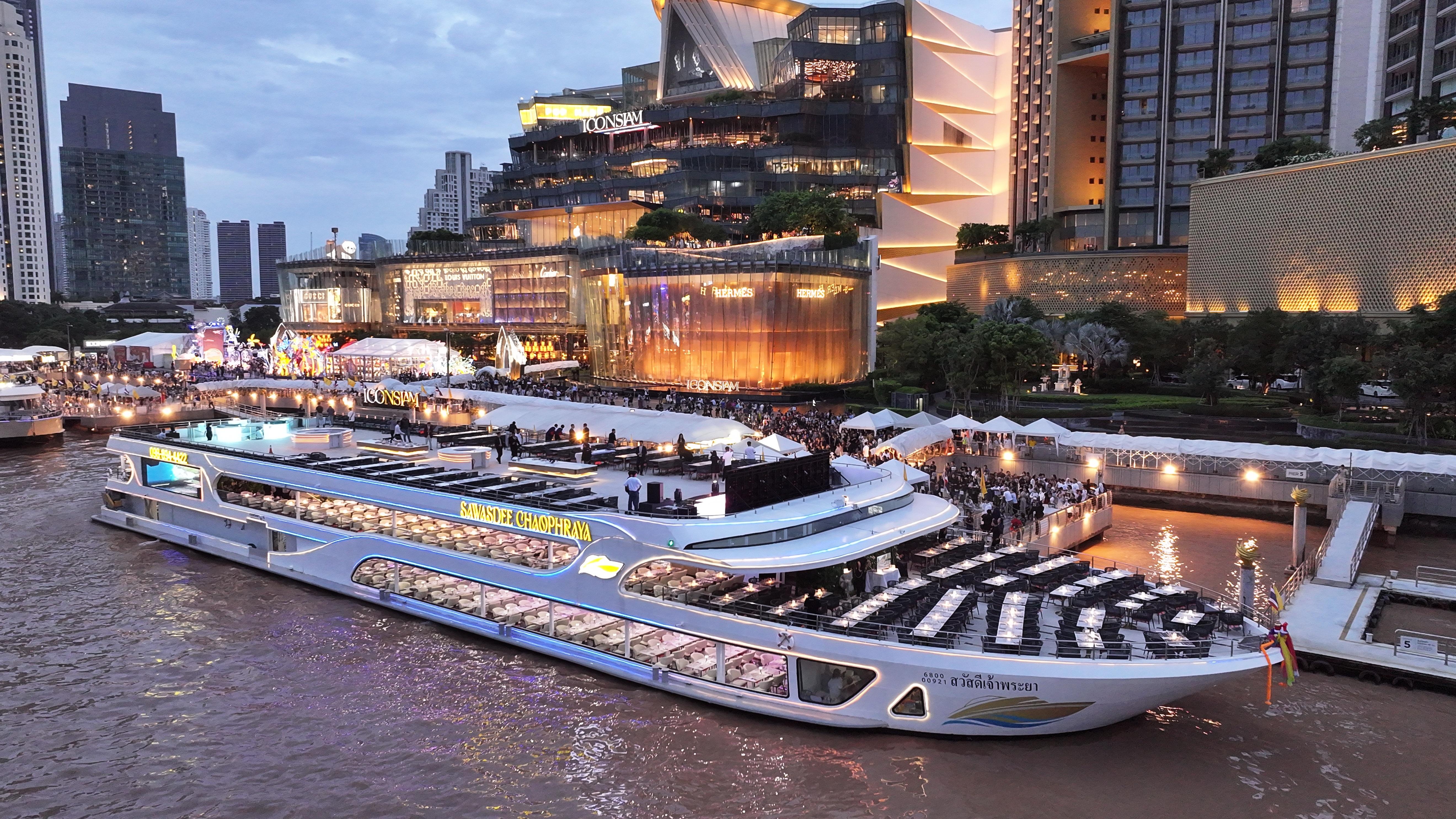 Bangkok Chao Phraya Dinner Cruise with Cultural Show