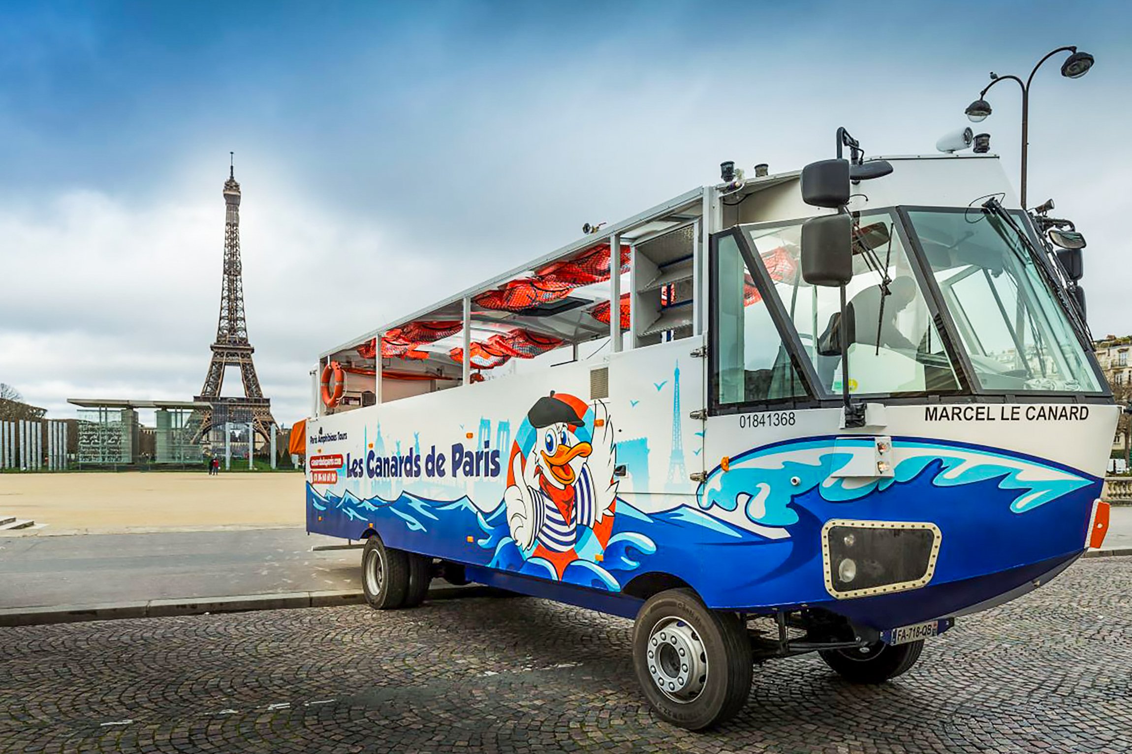 Paris Amphibious Bus: Land & Seine River Adventure