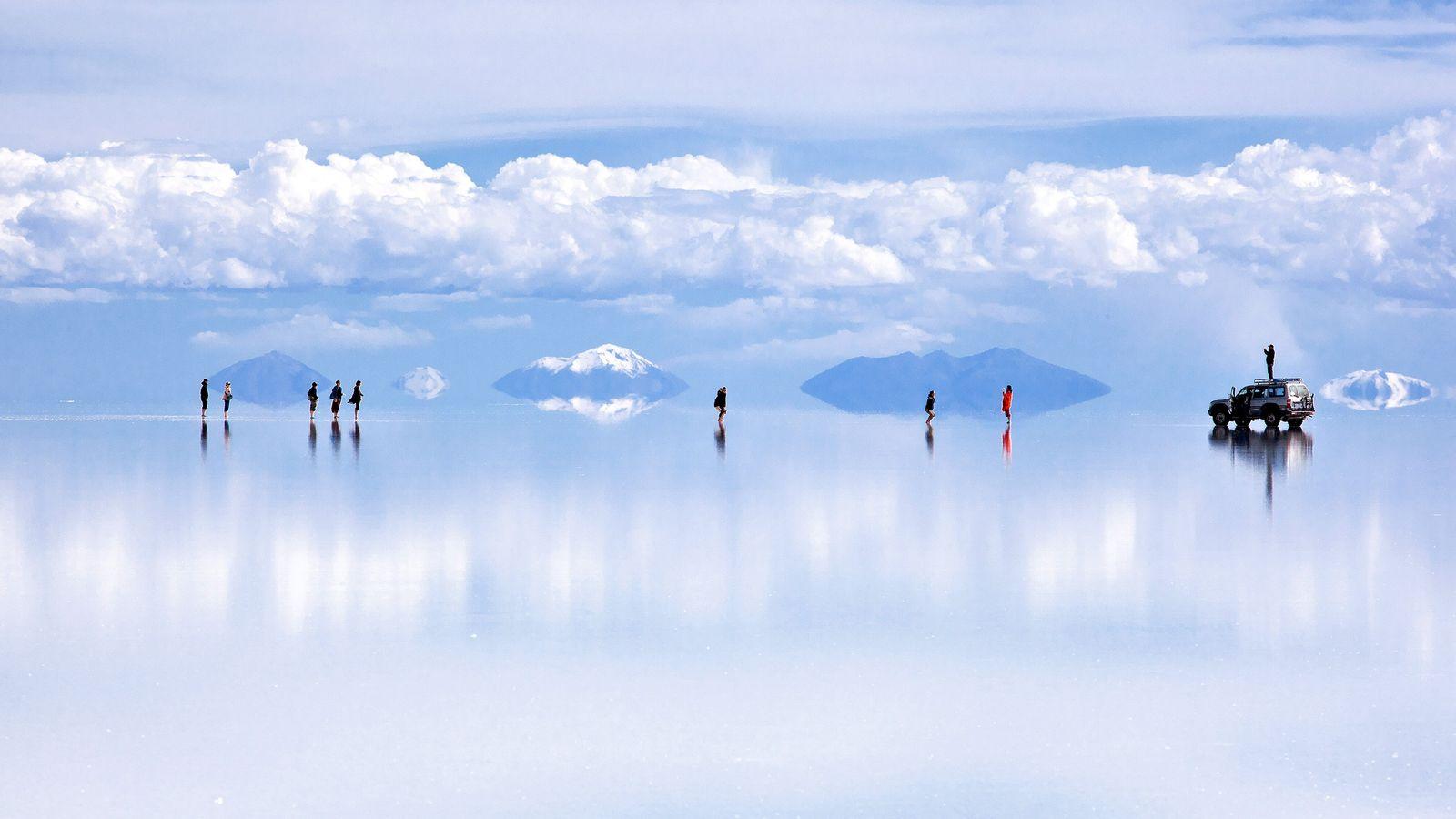 Atacama to Uyuni Salt Flats: 4-Day Highland Adventure
