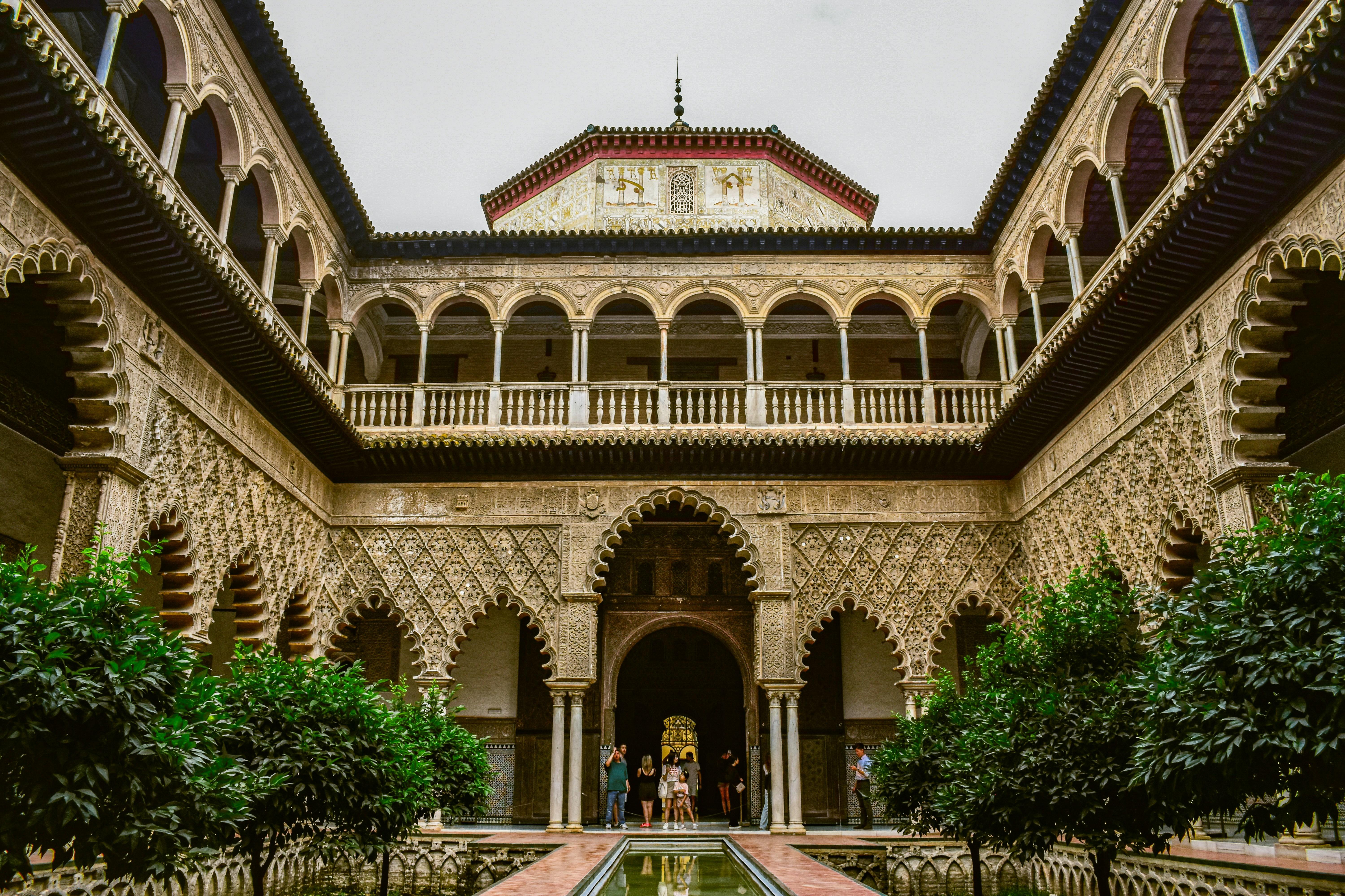 Seville: Royal Alcázar Small-Group Premium Tour