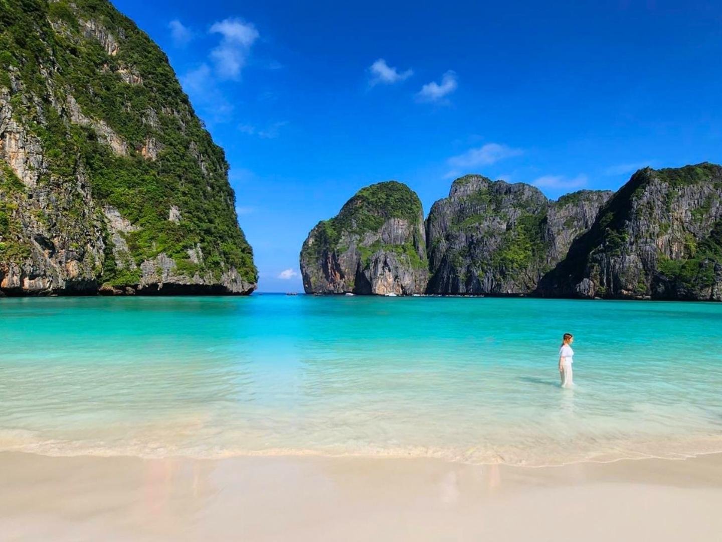 Phi Phi Islands & 4 Islands Sunset BBQ Cruise