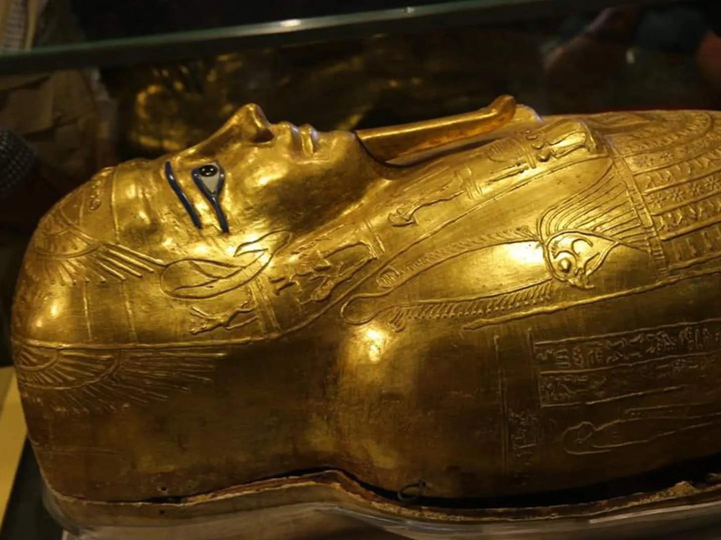 Cairo Heritage Tour: Pyramids, Civilization Museum & Old Quarter