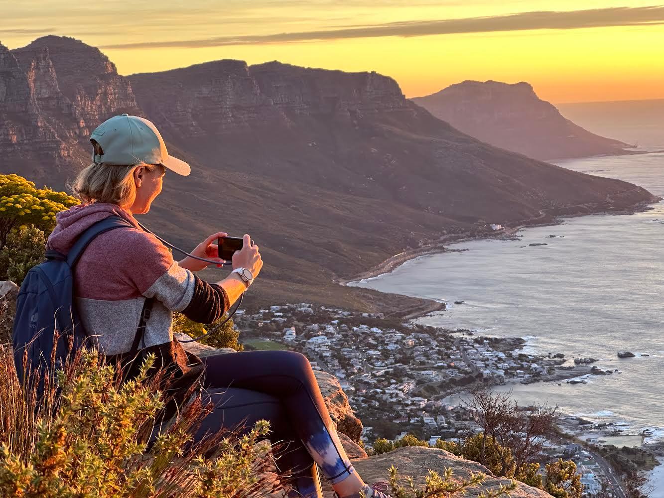 Cape Town: Lion's Head or Table Mountain Guided Hike