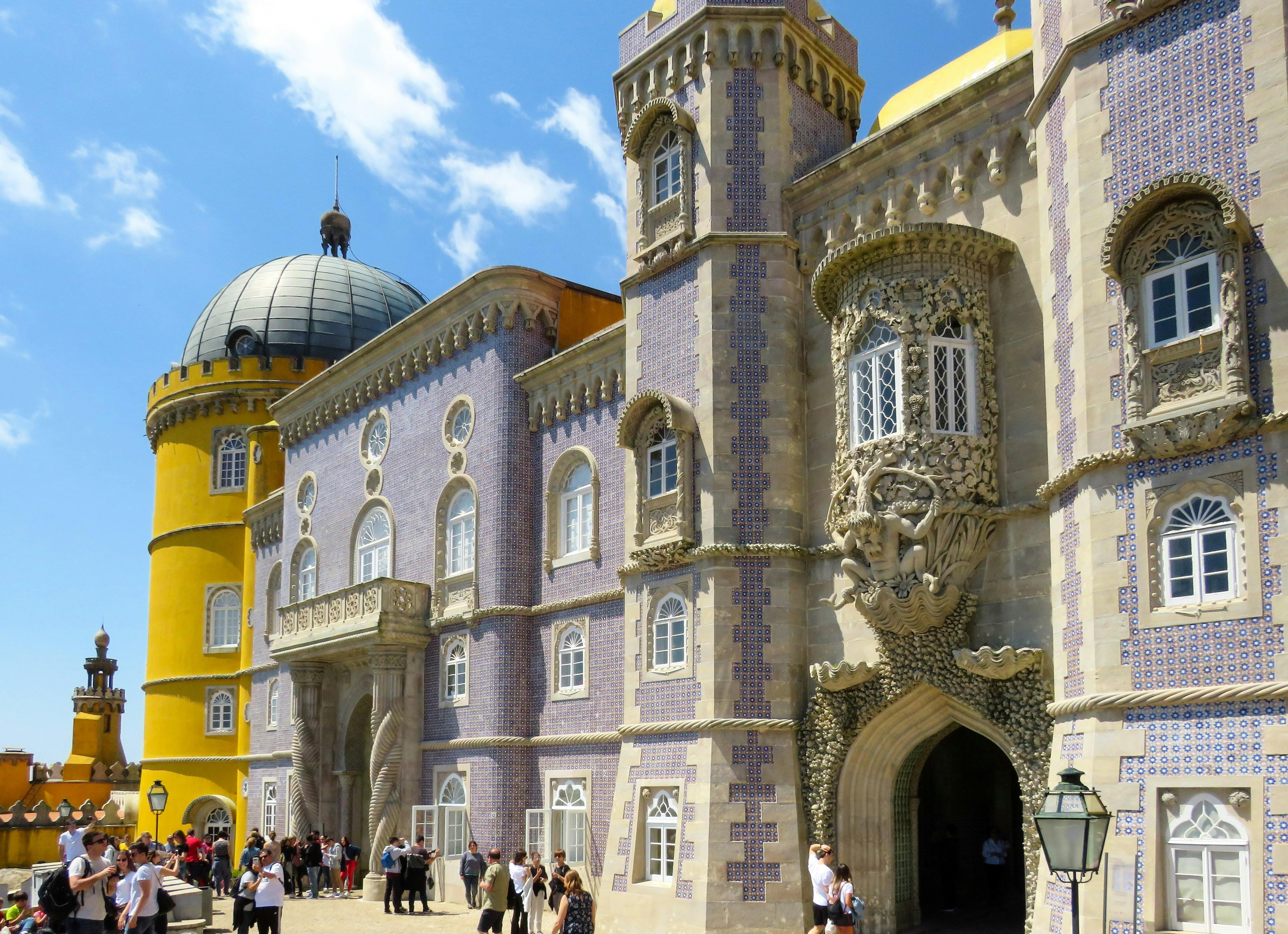 Sintra, Pena Palace, Regaleira, Cabo da Roca & Cascais Day Tour from Lisbon
