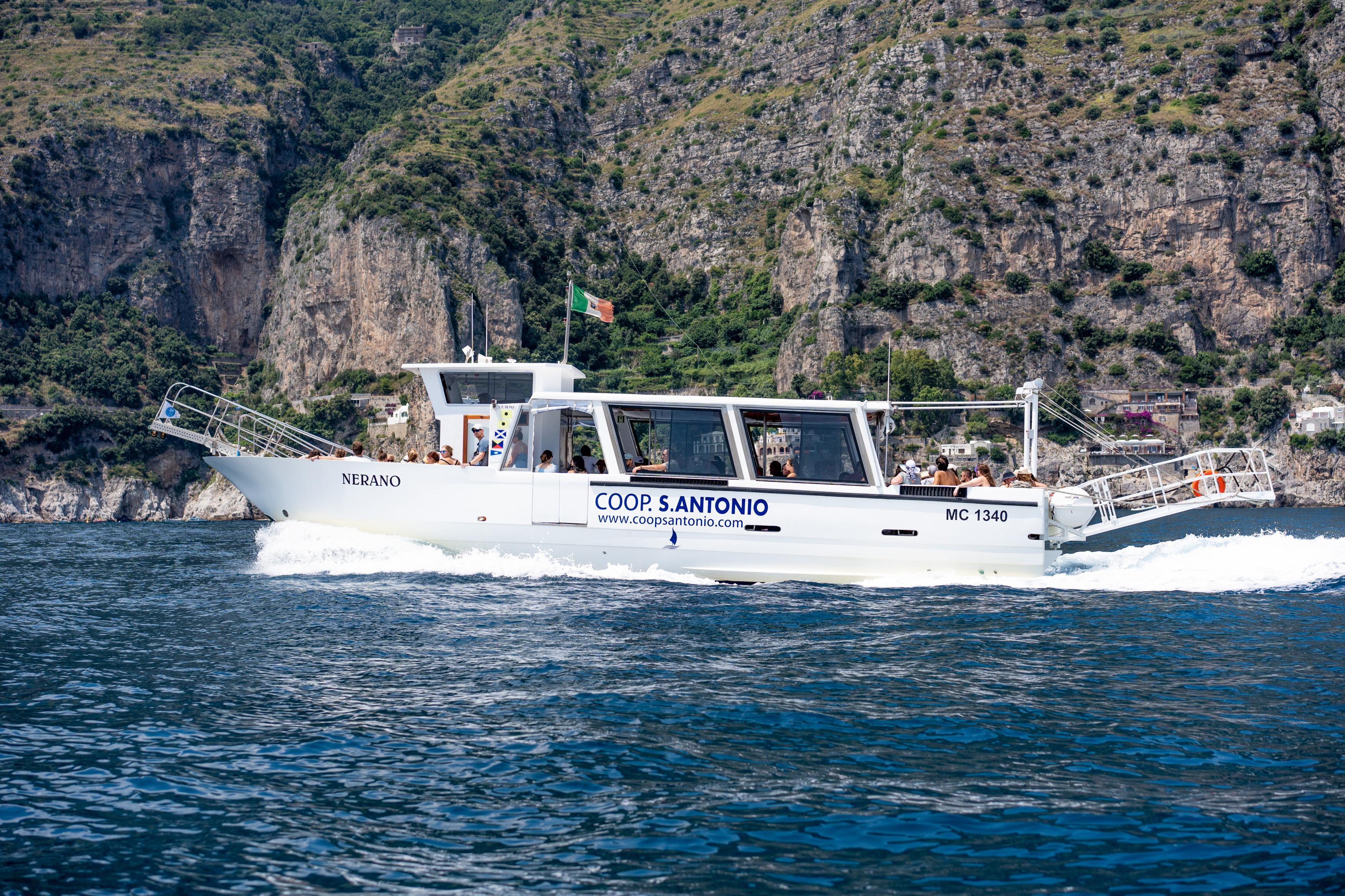 Amalfi Coast Boat Tour: Positano, Amalfi & Li Galli Islands