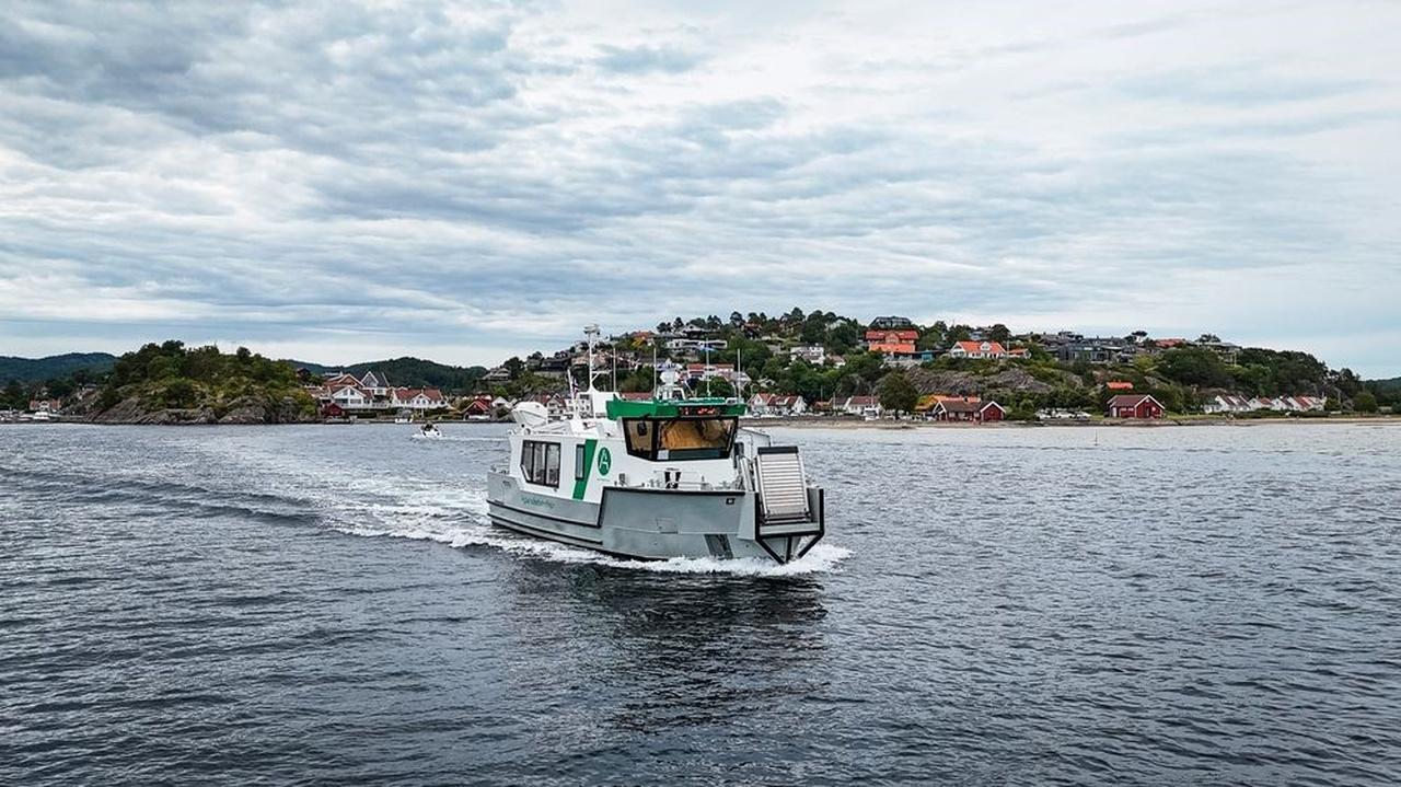 Silent Electric Boat Journey Through Kristiansand Archipelago