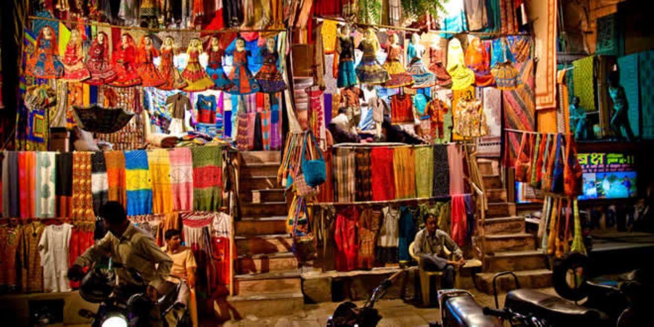 Delhi Personal Shopping Tour with Local Female Expert