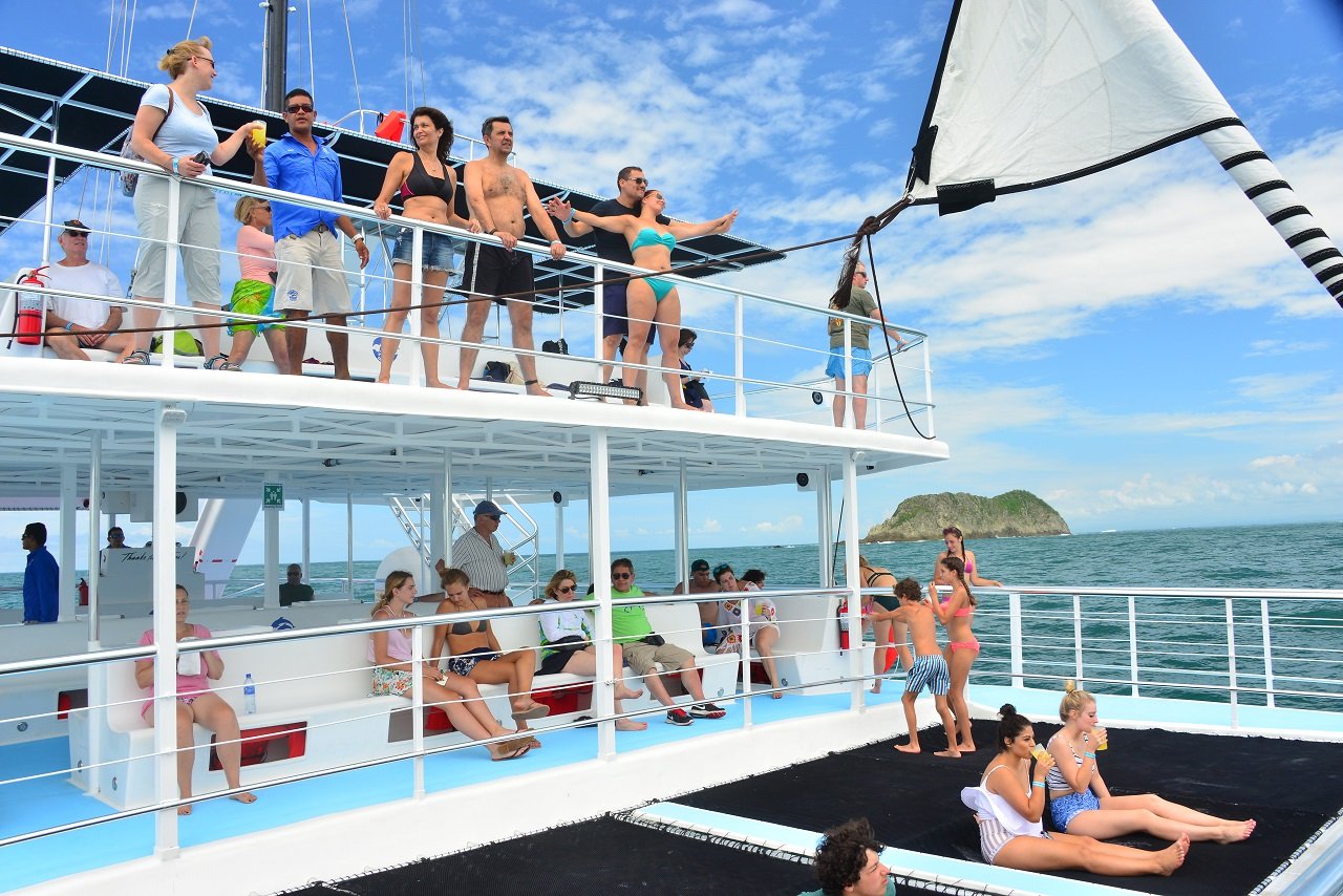 From Manuel Antonio: Catamaran Adventure including Lunch