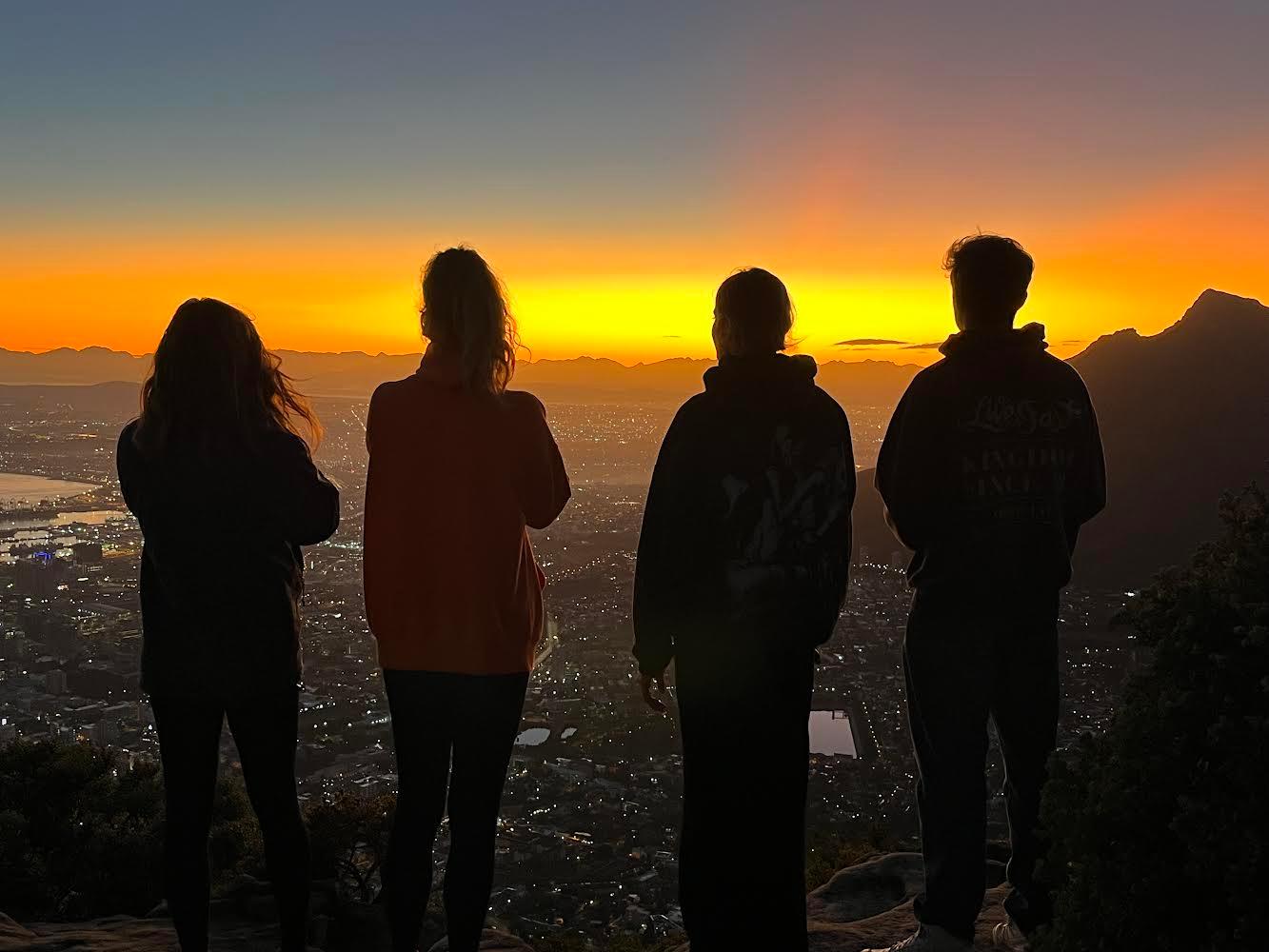 Cape Town: Lion's Head or Table Mountain Guided Hike