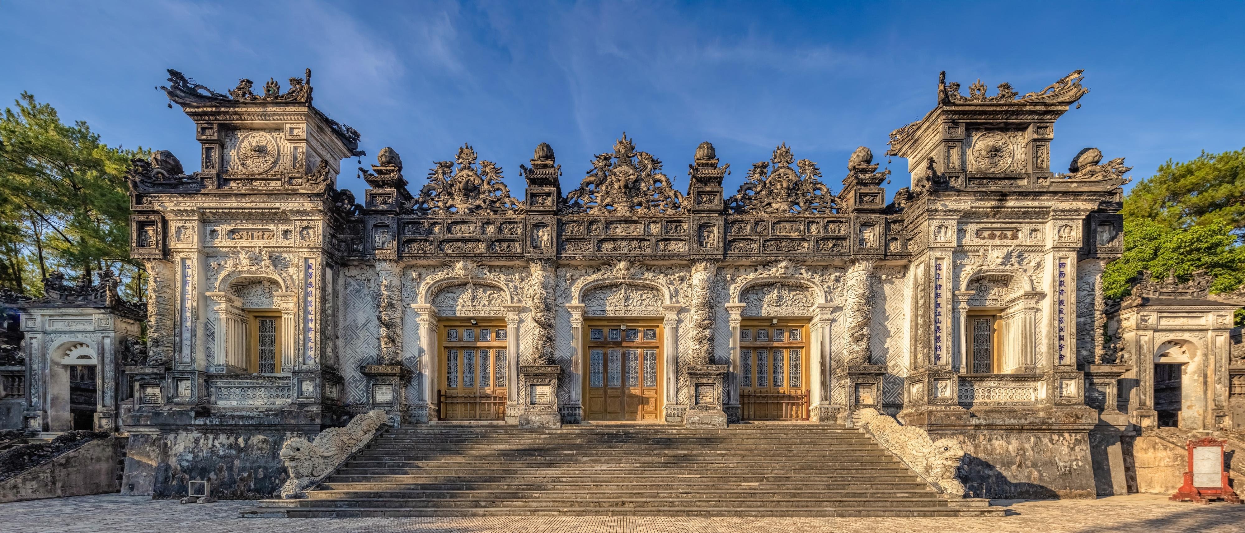 Hue Royal Tombs & Pagoda Private Discovery Tour