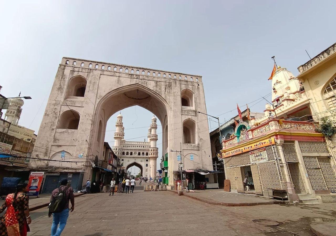 Comprehensive Hyderabad Heritage: Full & Half-Day Private Tour