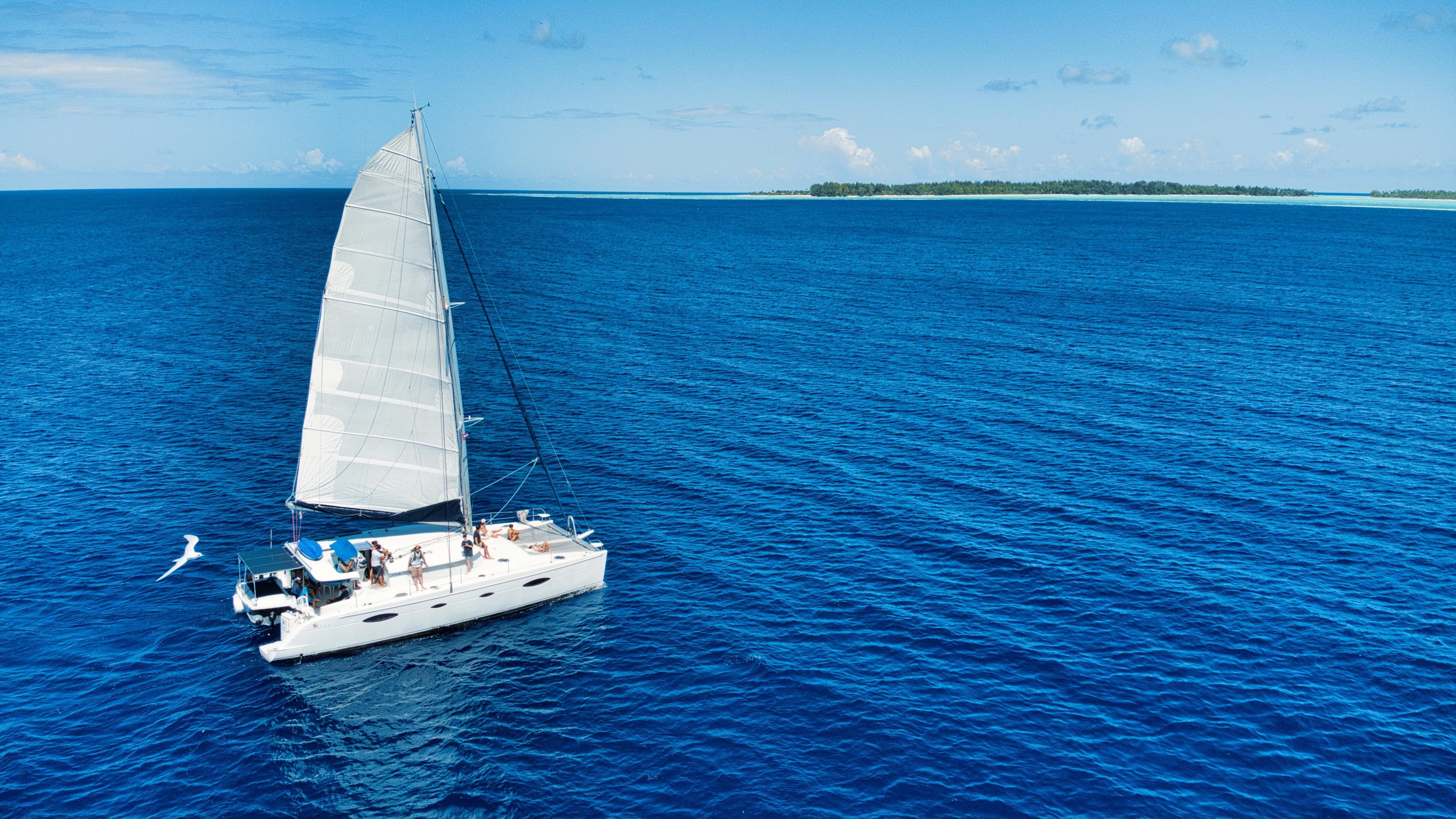 Tetiaroa Atoll Full-Day Catamaran Expedition