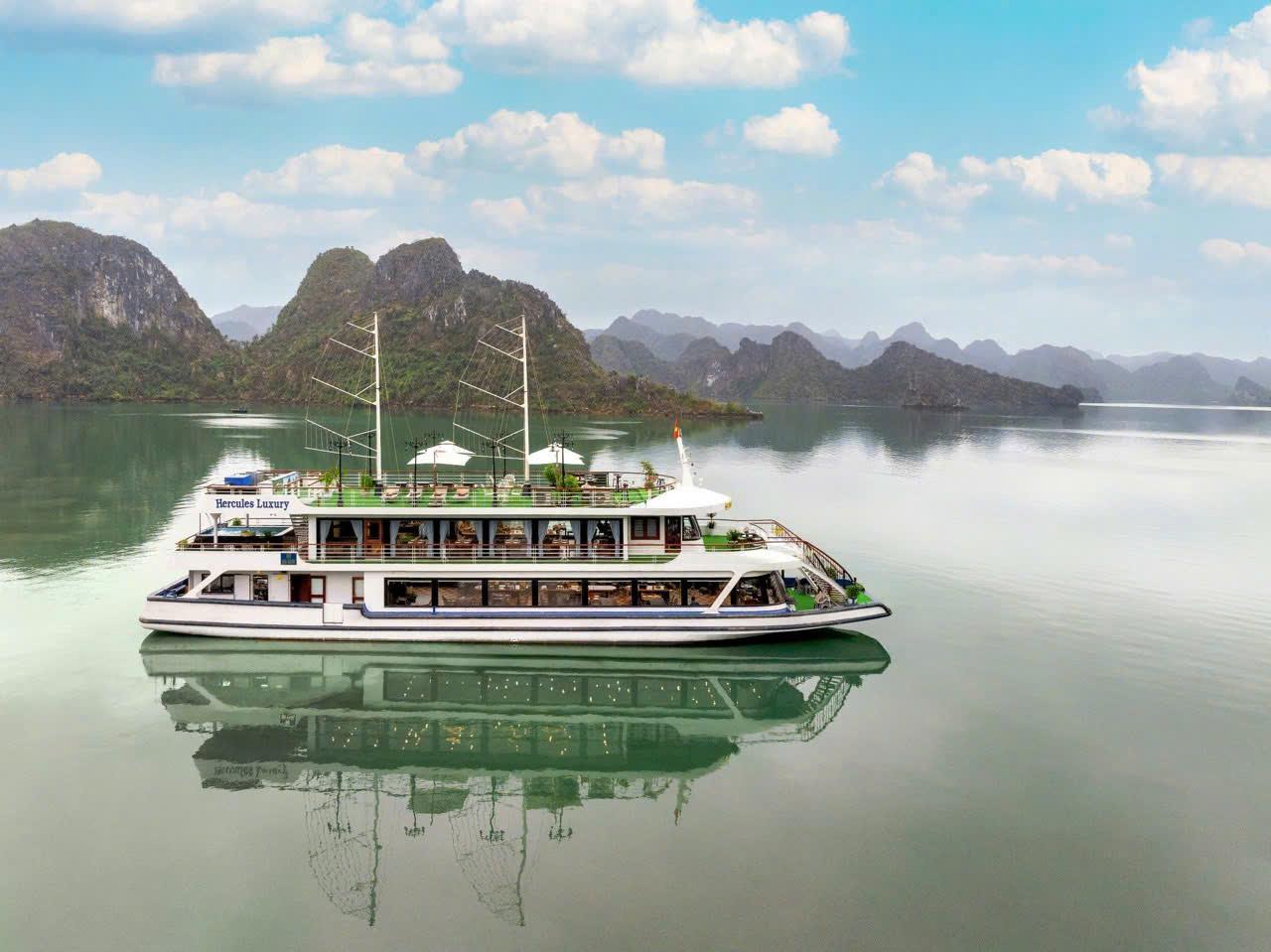 2-Day Hanoi, Ninh Binh & Ha Long Bay Luxury Tour