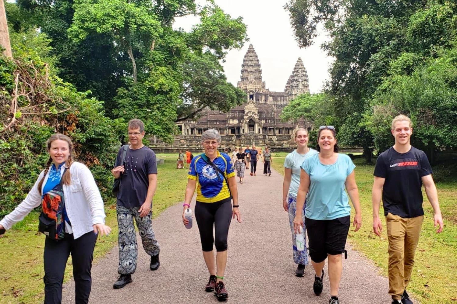 Siem Reap: Full-Day Angkor Temple Cycling Adventure