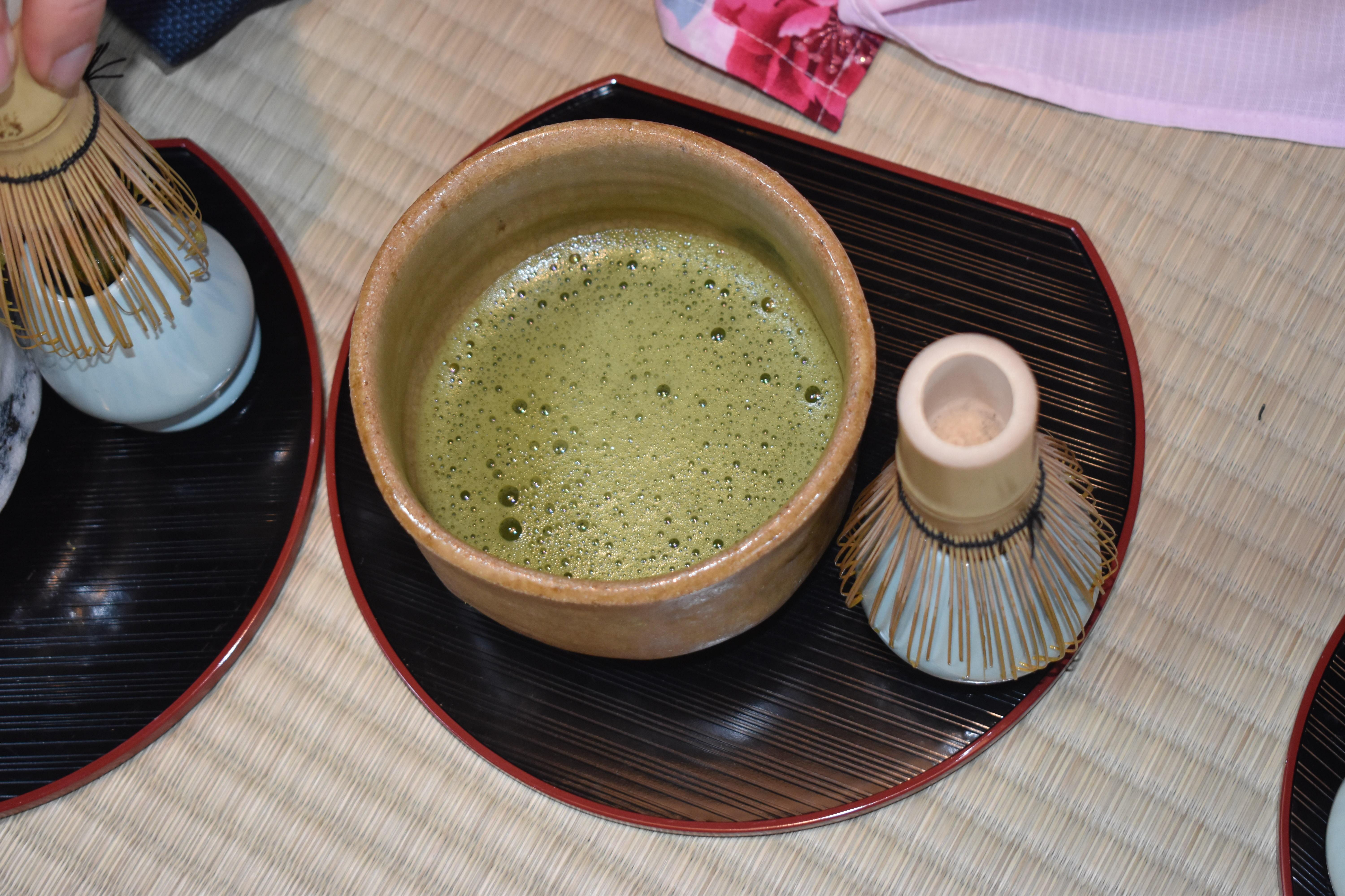 Privat upplevelse i Machiya i Kyoto: Tebjudning, kalligrafi & kimono