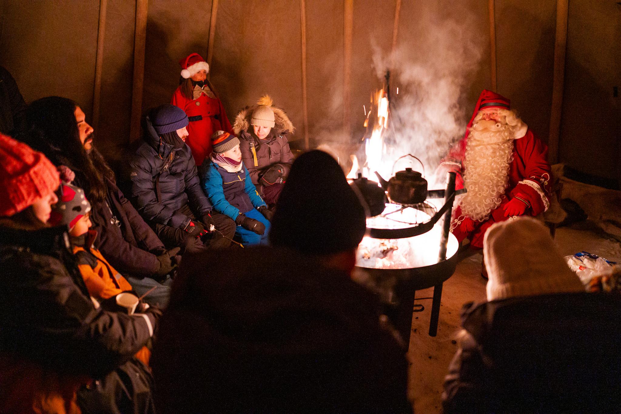 Rovaniemi: Santa Claus & Northern Lights Forest Experience